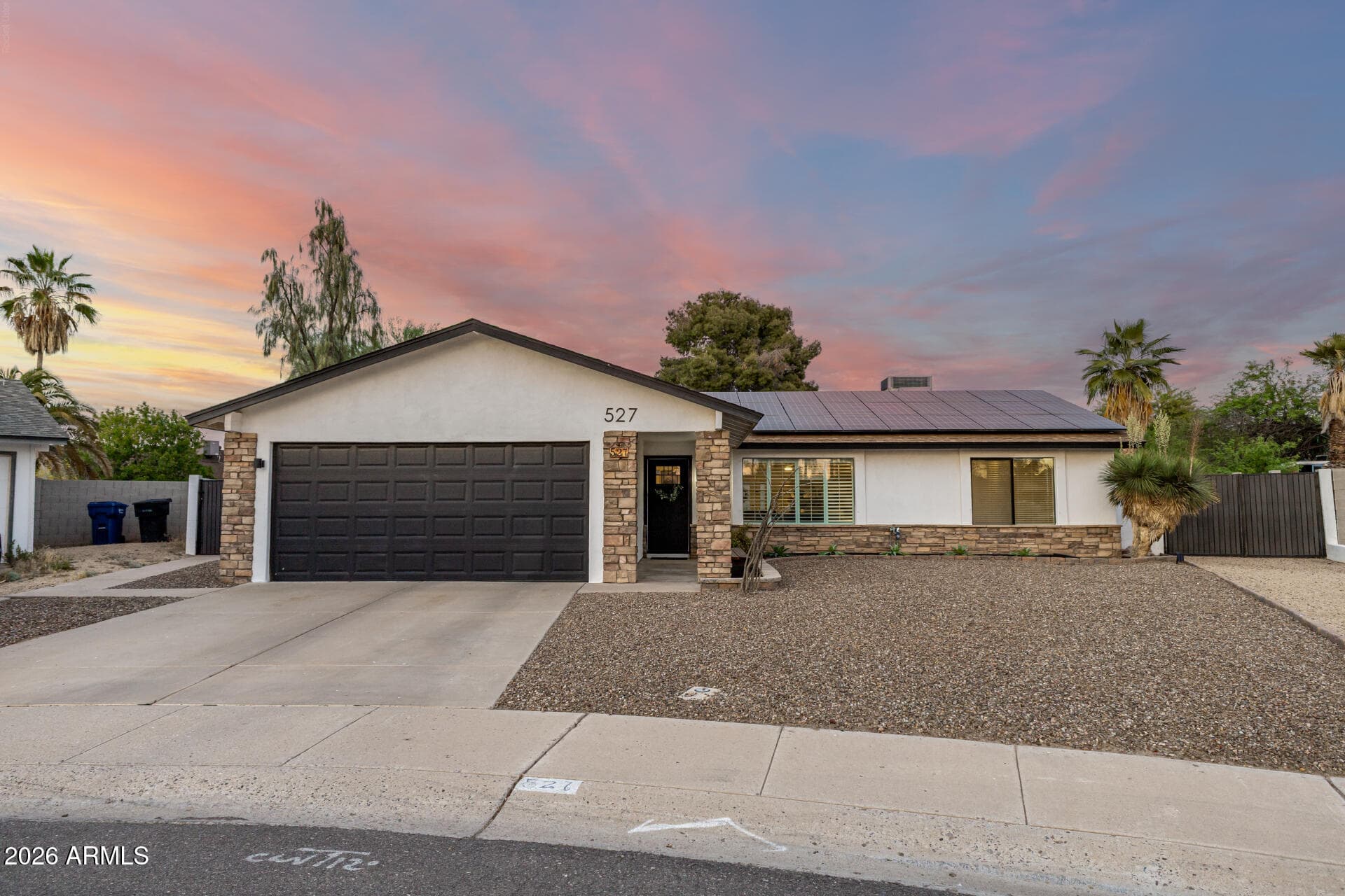 527 N Criss St — photo 1