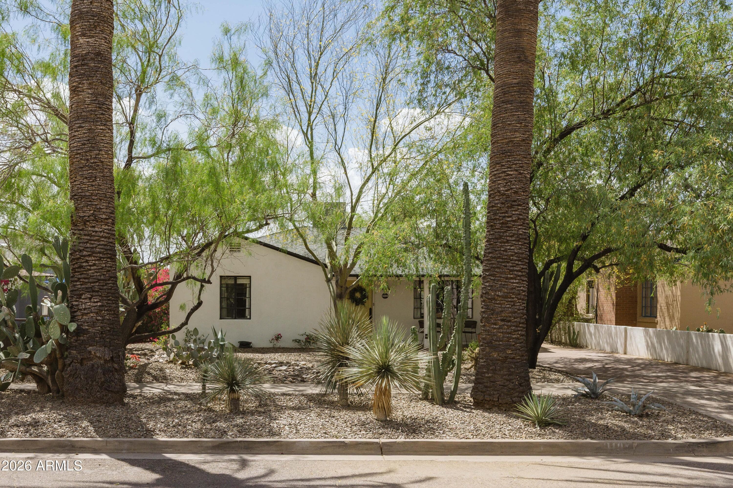 1105 W Willetta St — photo 48