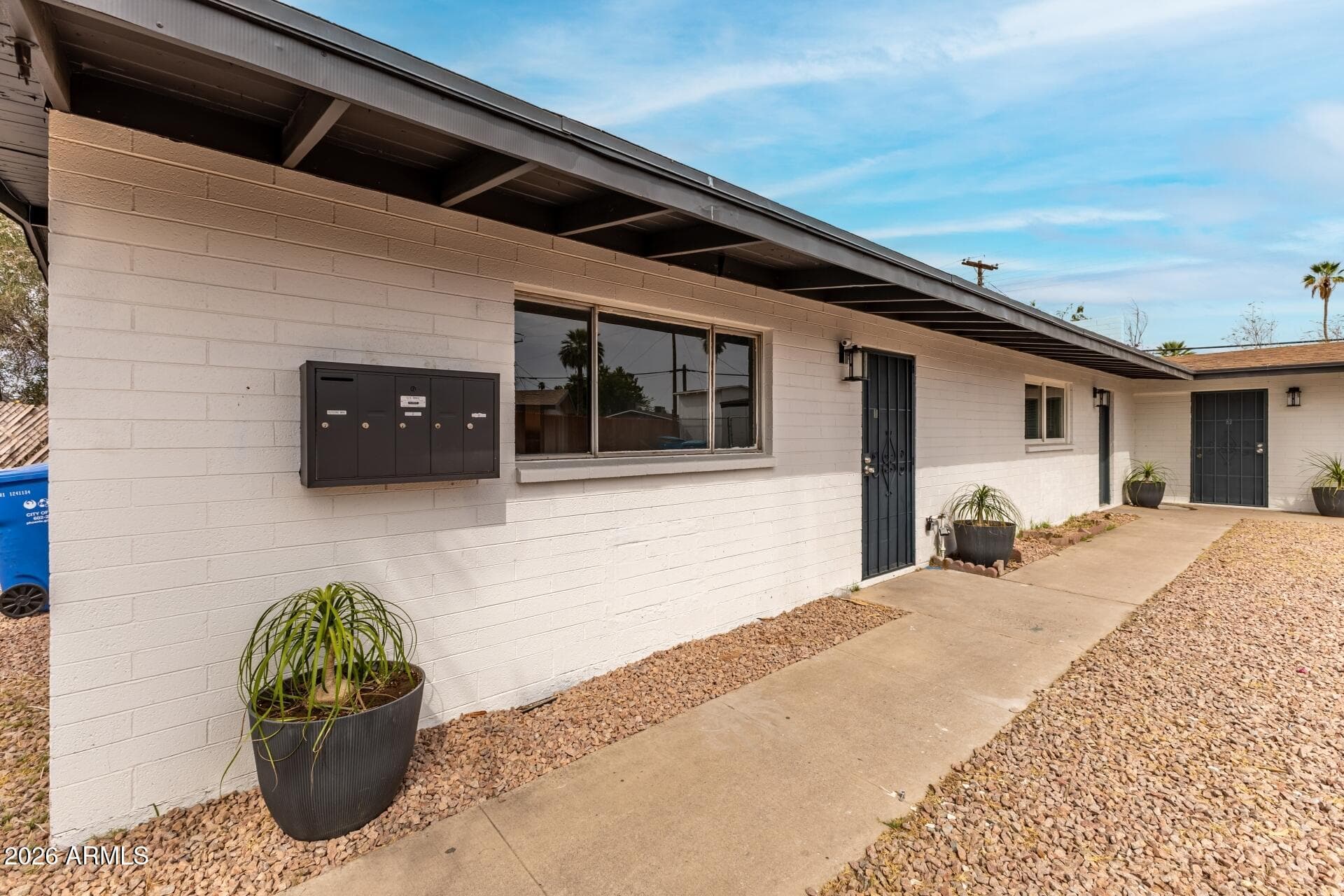 1321 N 48th Pl — photo 1