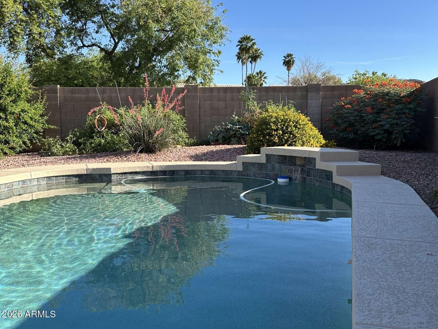 6324 W Irma Ln — photo 2