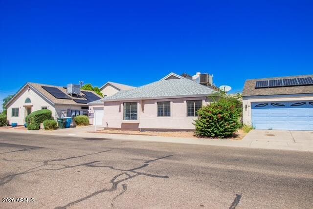 2046 W Columbine Dr — photo 2