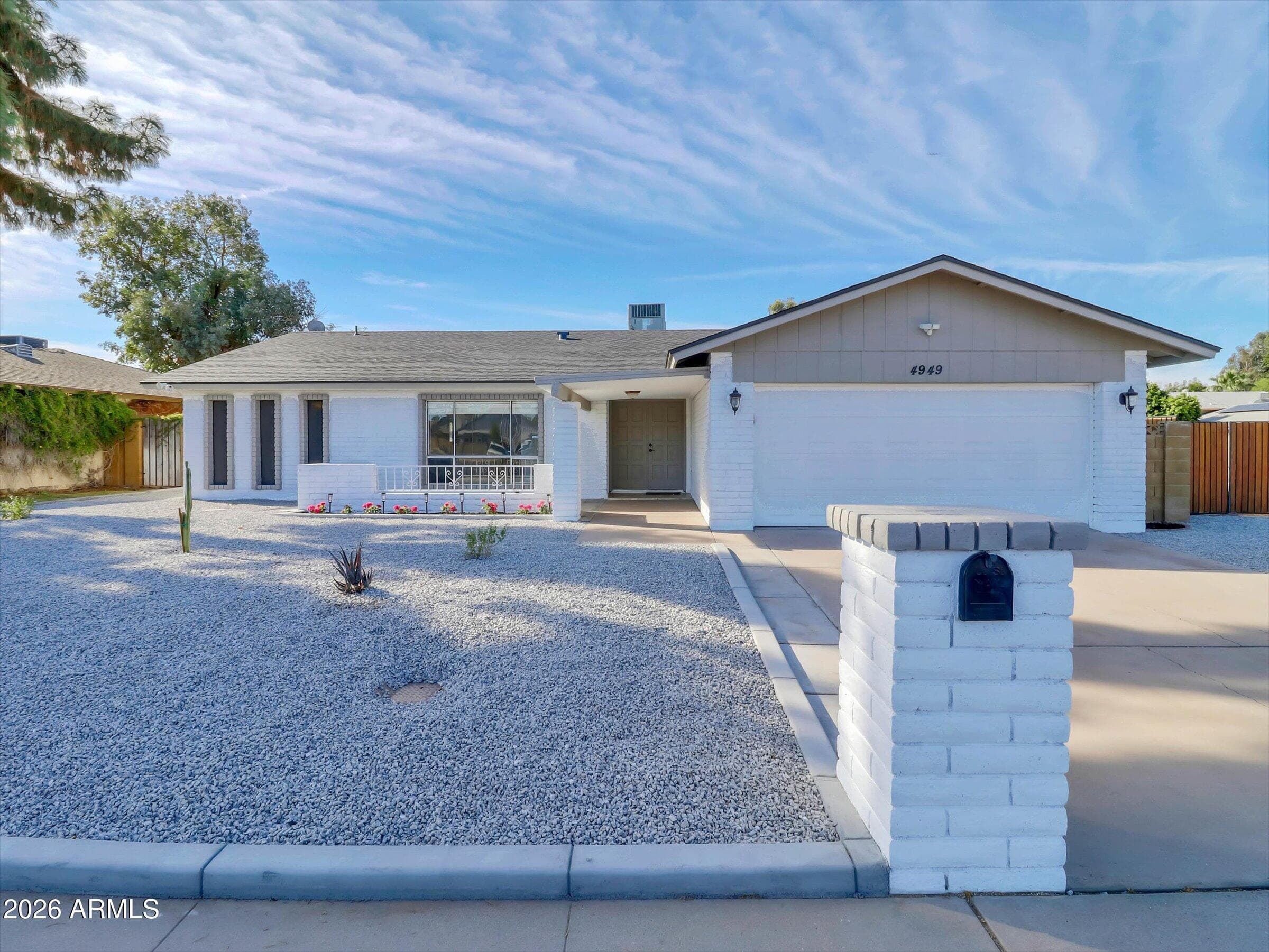 4949 W Royal Palm Rd — photo 1
