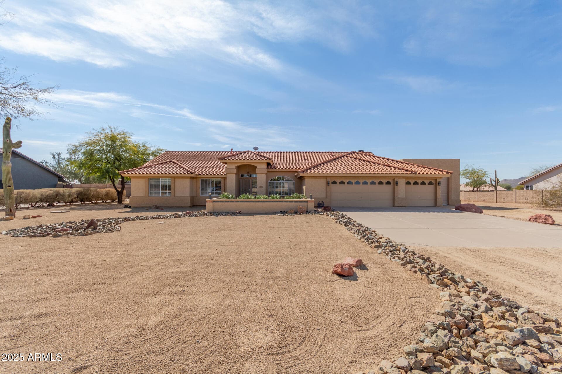 205 E IRVINE RD - Photo 3
