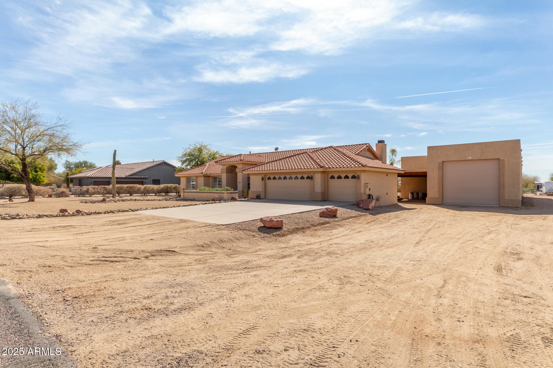 205 E IRVINE RD - Photo 4