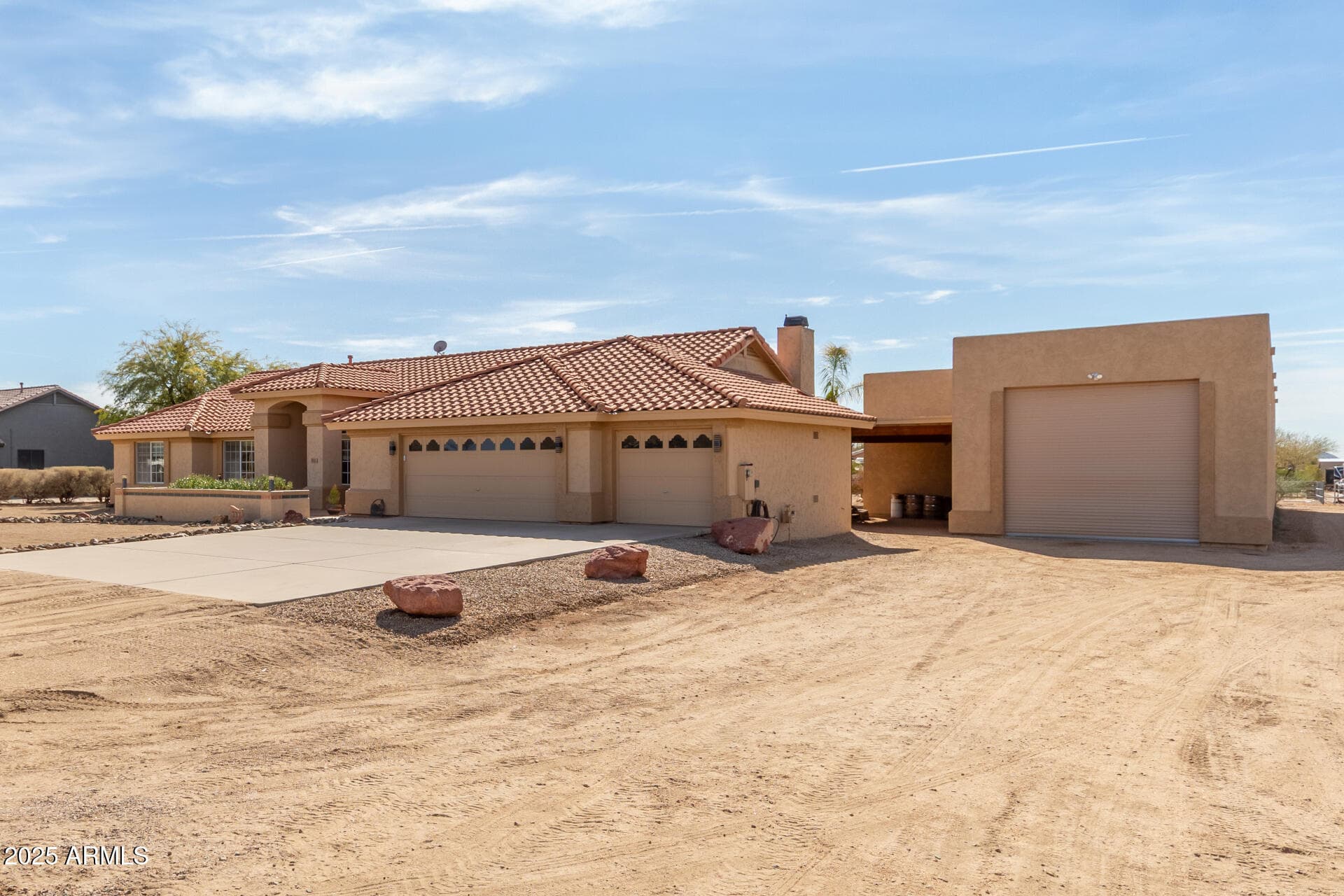 205 E IRVINE RD - Photo 2