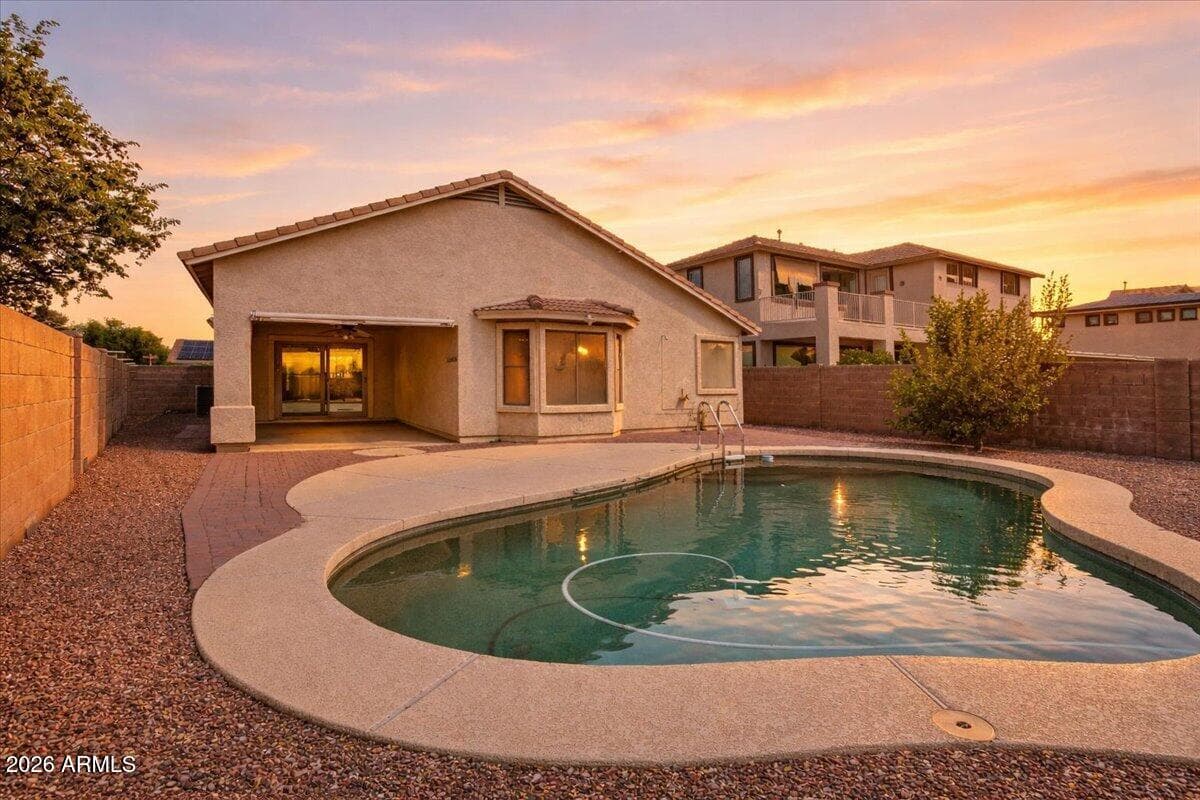 16679 W Saguaro Ln — photo 2