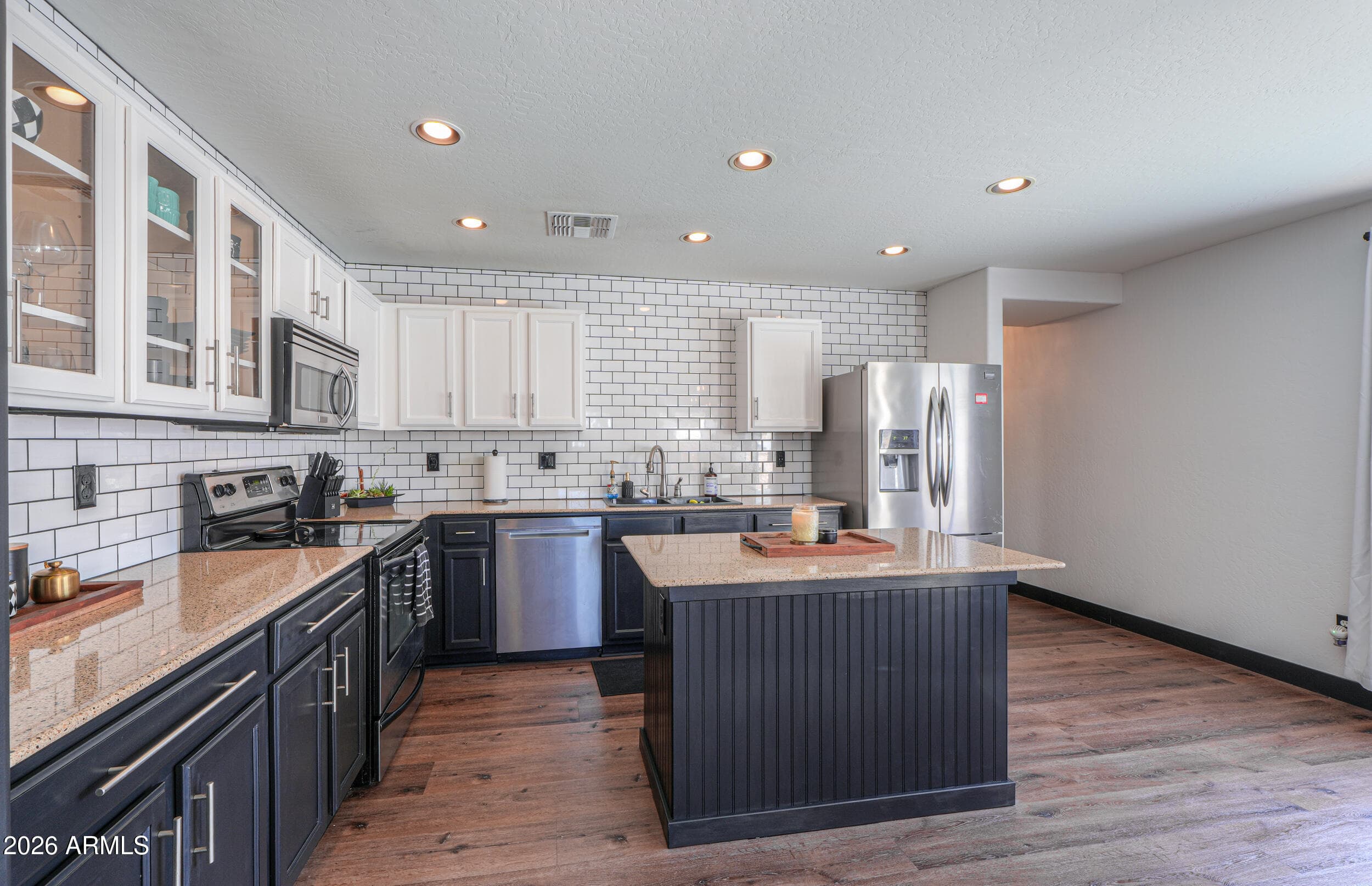 731 E Reflection Pl — photo 1