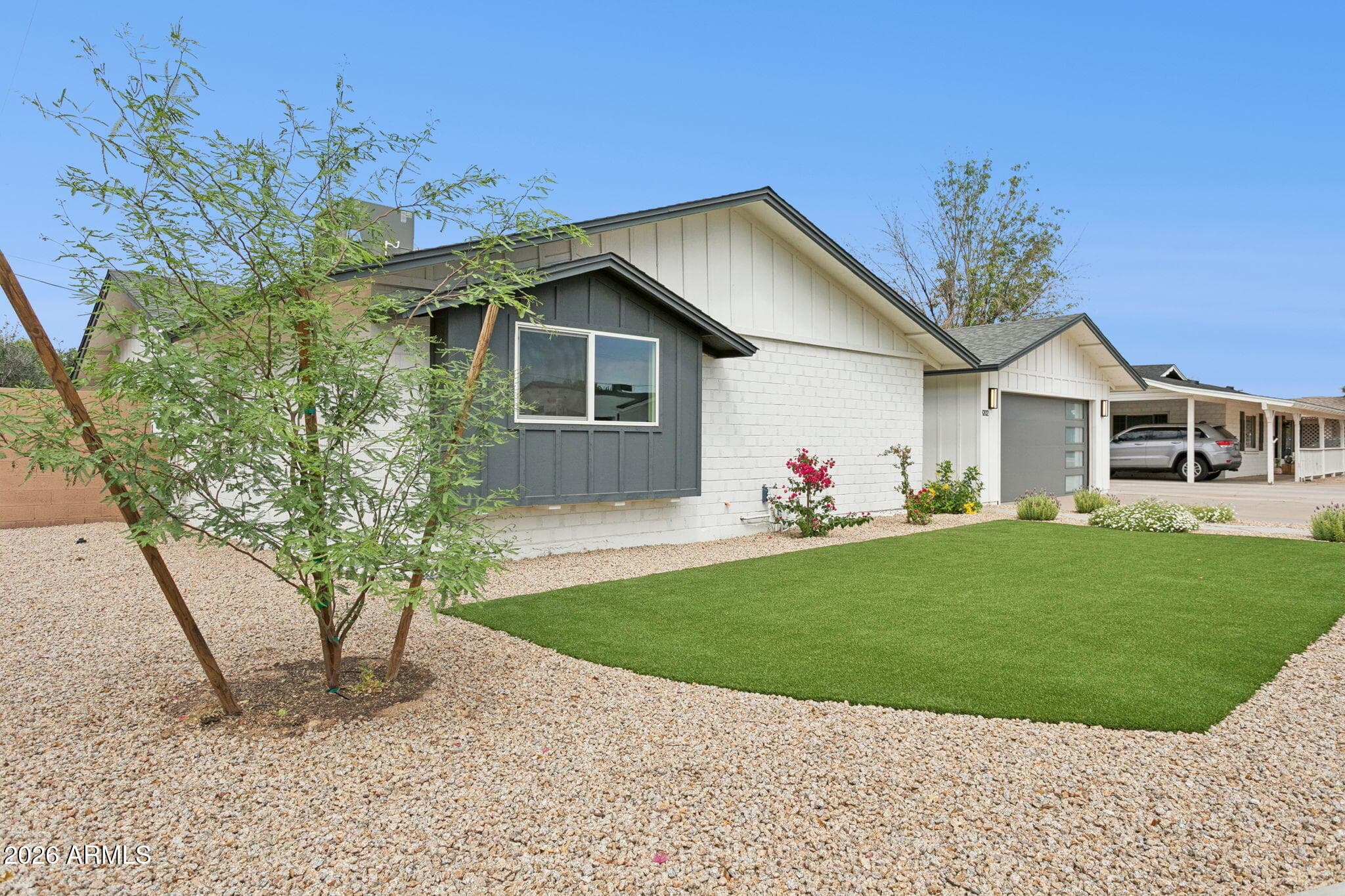 8202 E Mackenzie Dr — photo 2