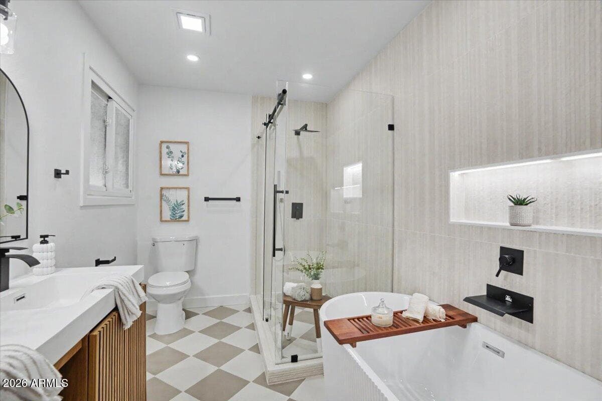 2908 S George Dr — photo 2