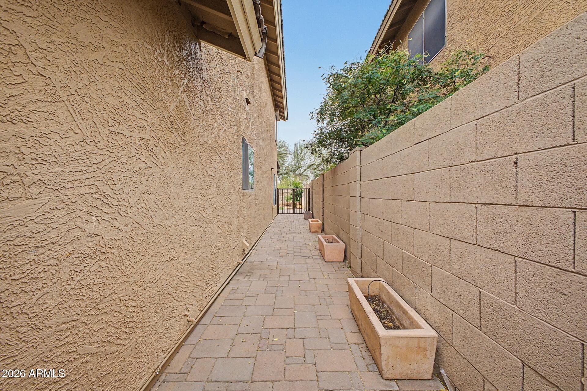 2227 E Parkside Ln — photo 36