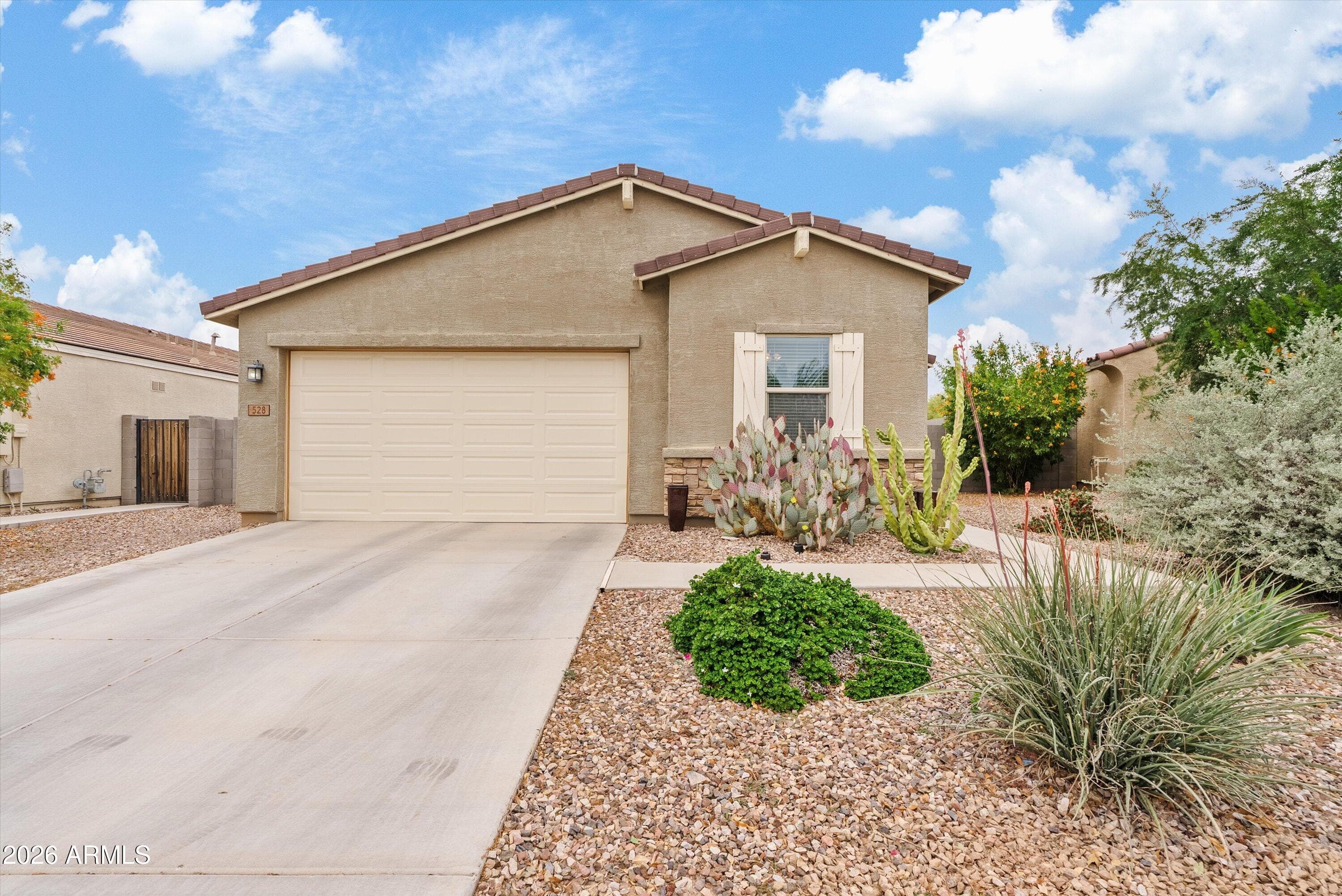 528 W Magena Dr — photo 2