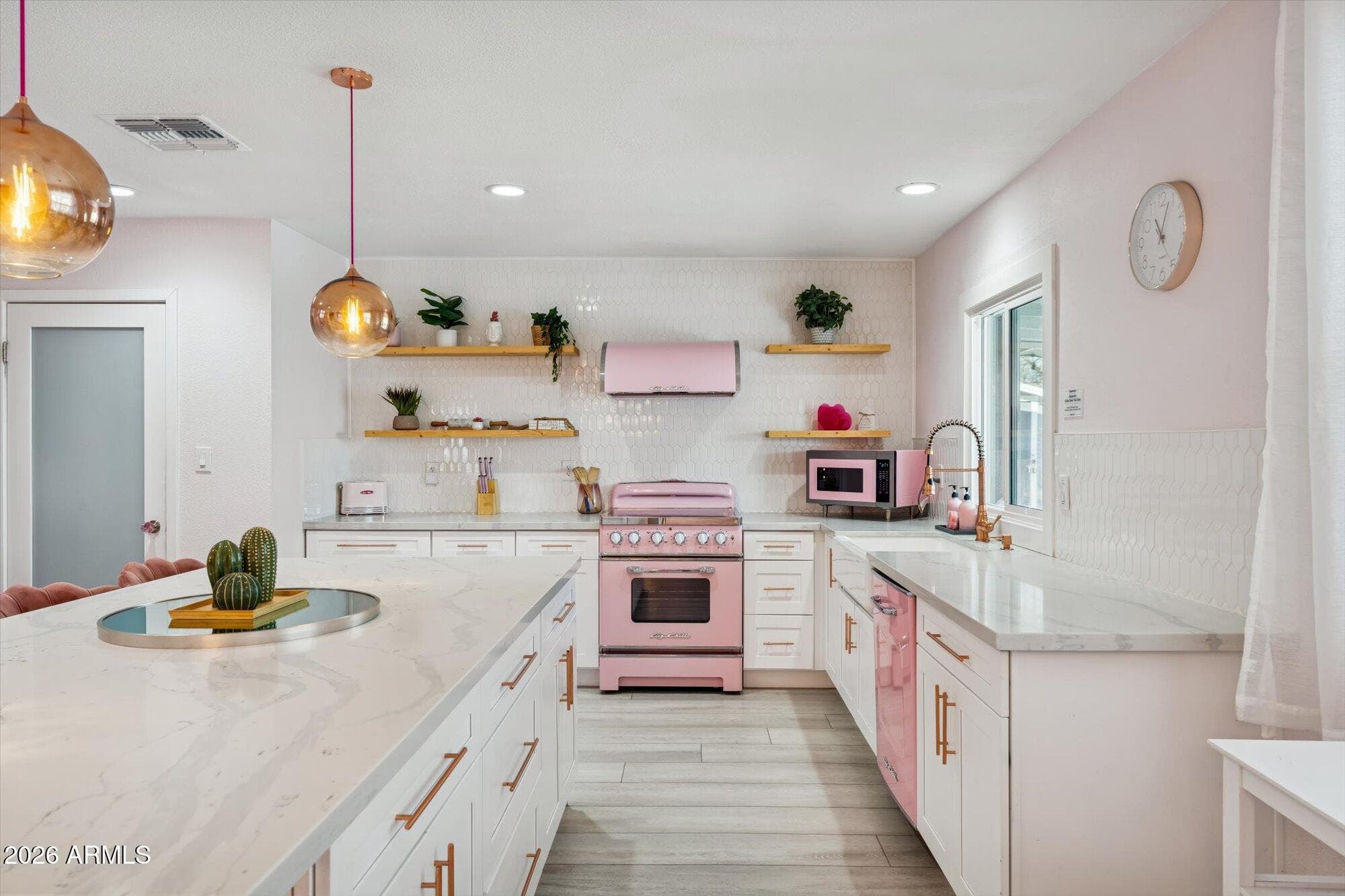 2190 E Greenway Dr — photo 2