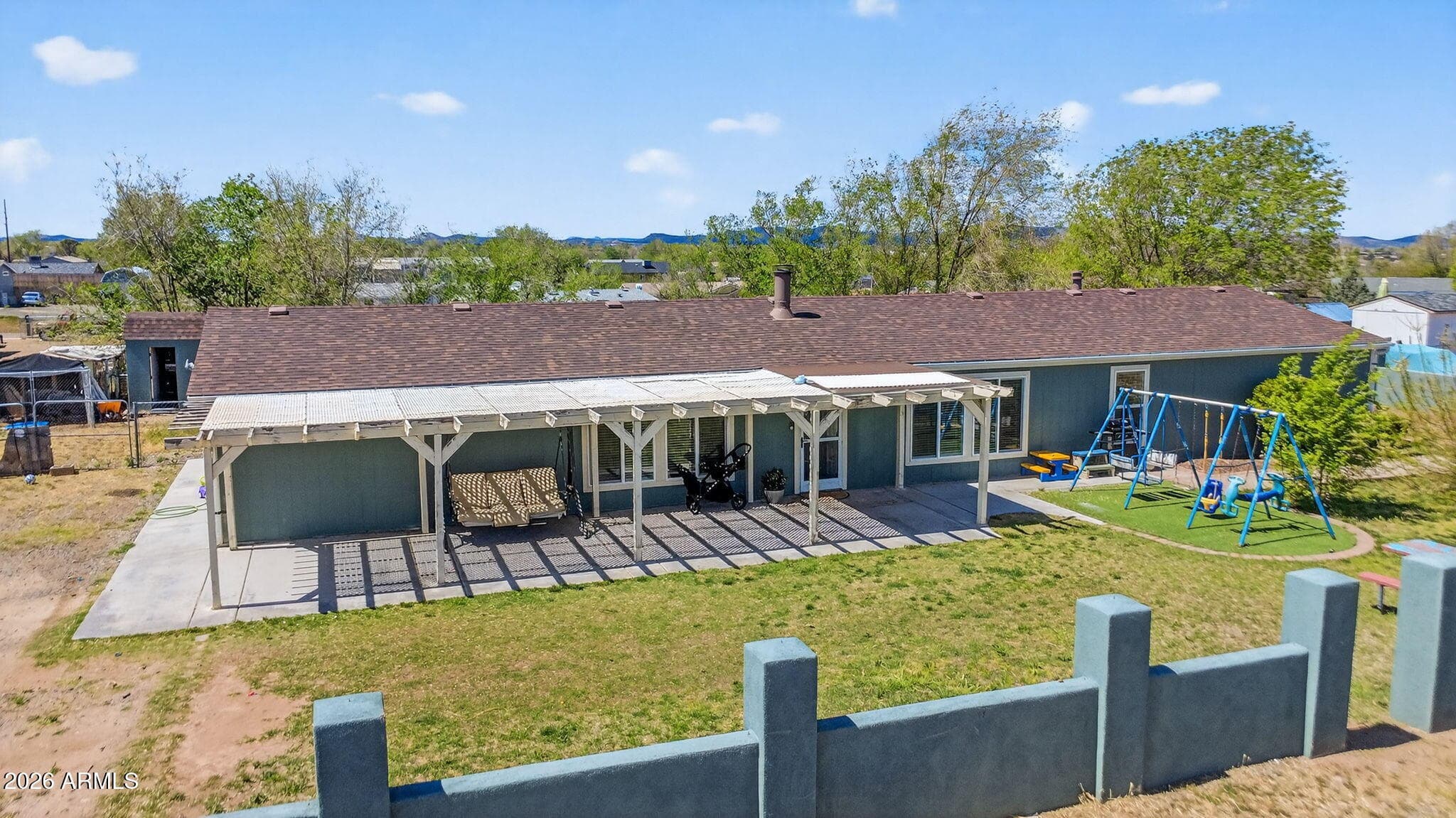 390 N Railroad Ave — photo 1