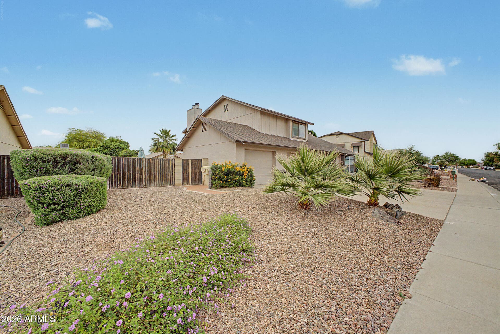 6408 W Sunnyside Dr — photo 2