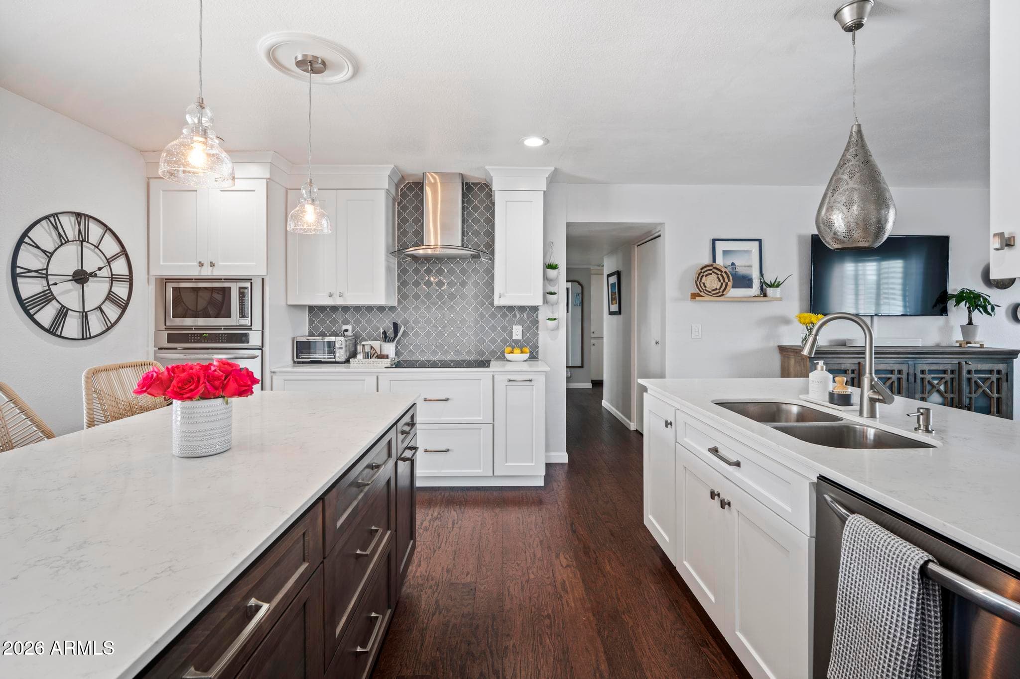 720 N 72nd Pl — photo 1