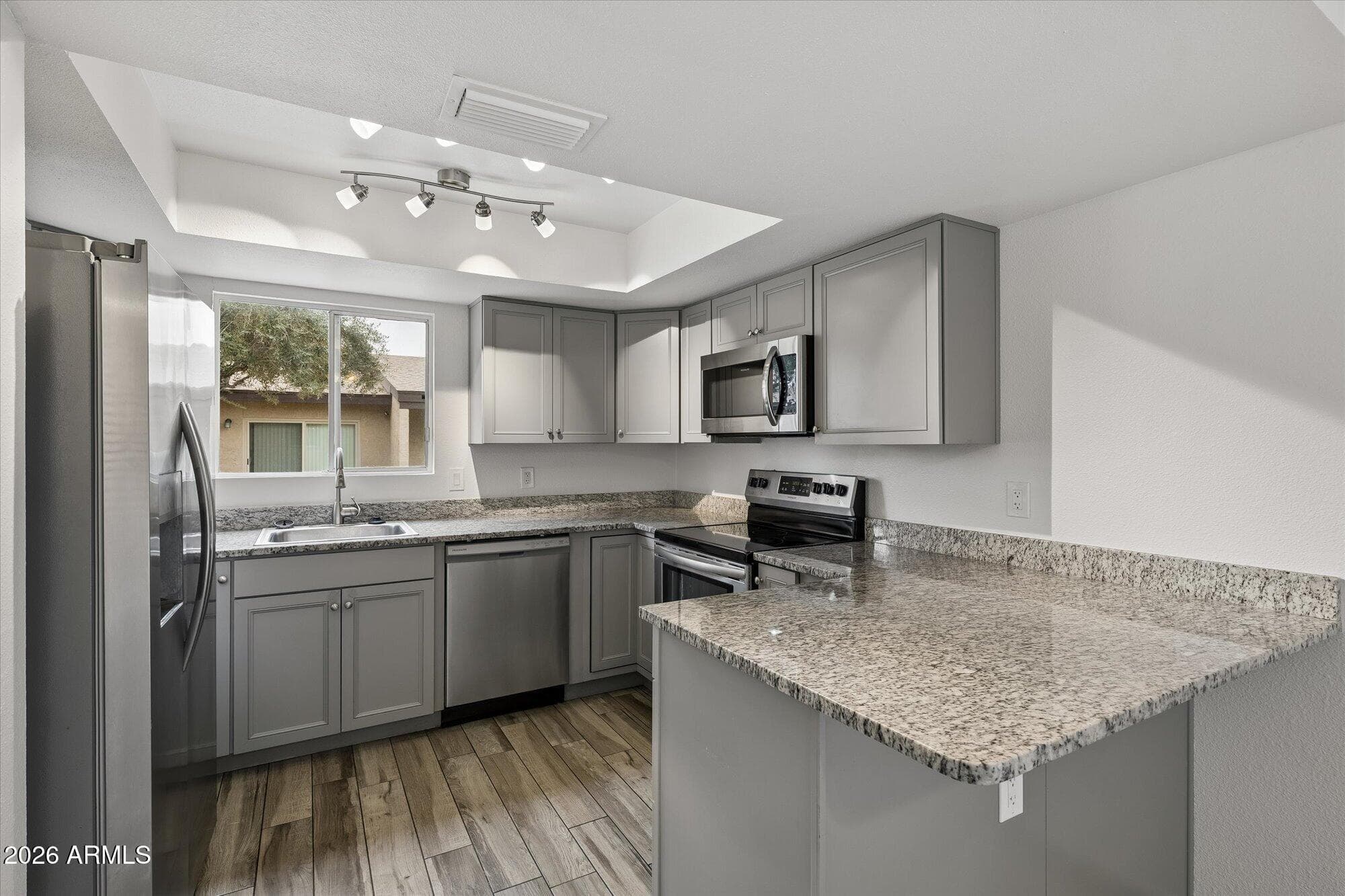 4619 W CONTINENTAL DR - Photo 1