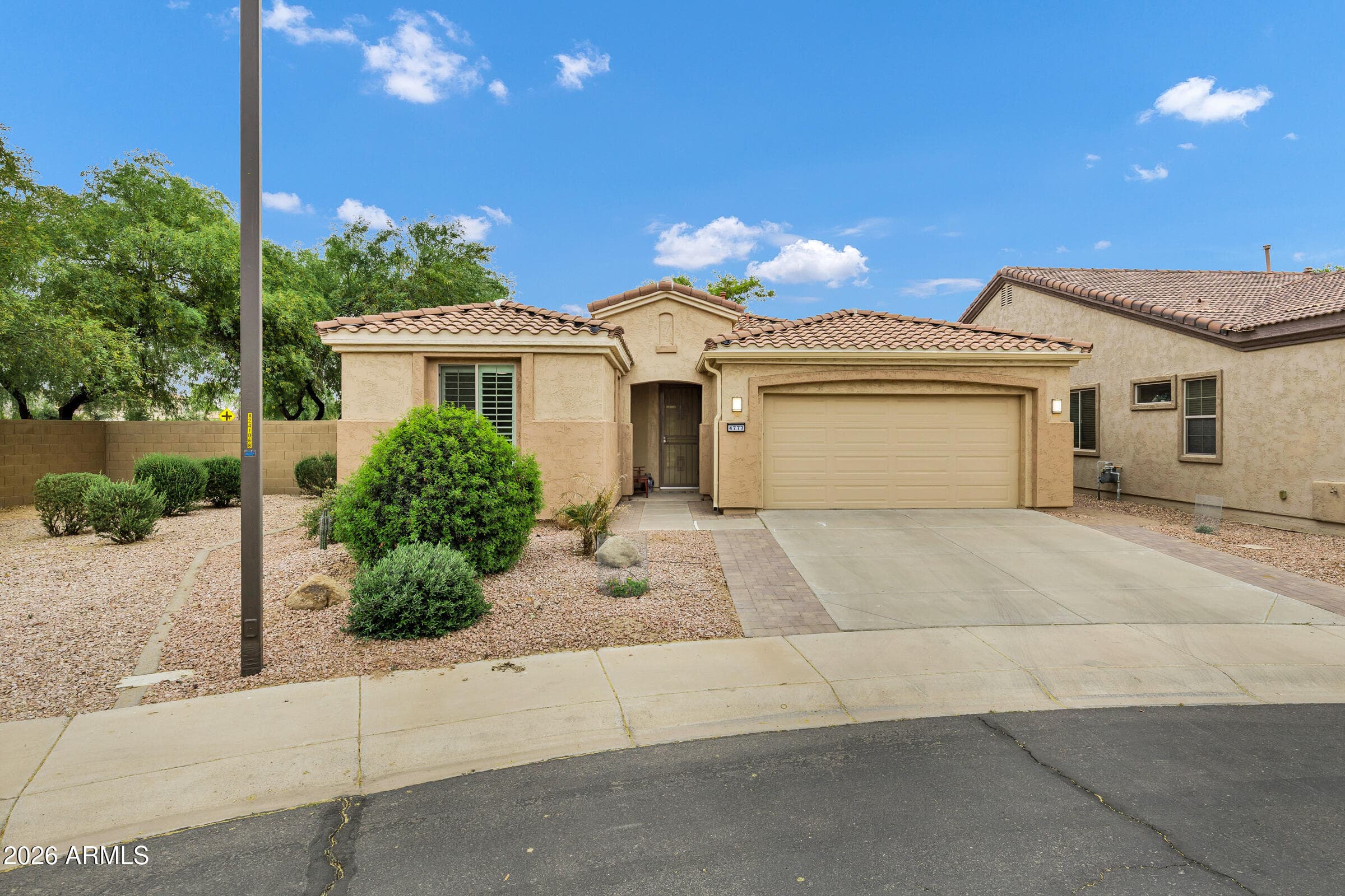 4777 E Narrowleaf Dr — photo 1