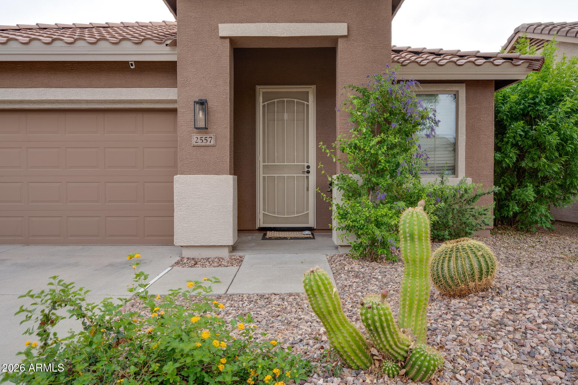 2557 W Bisbee Way — photo 2