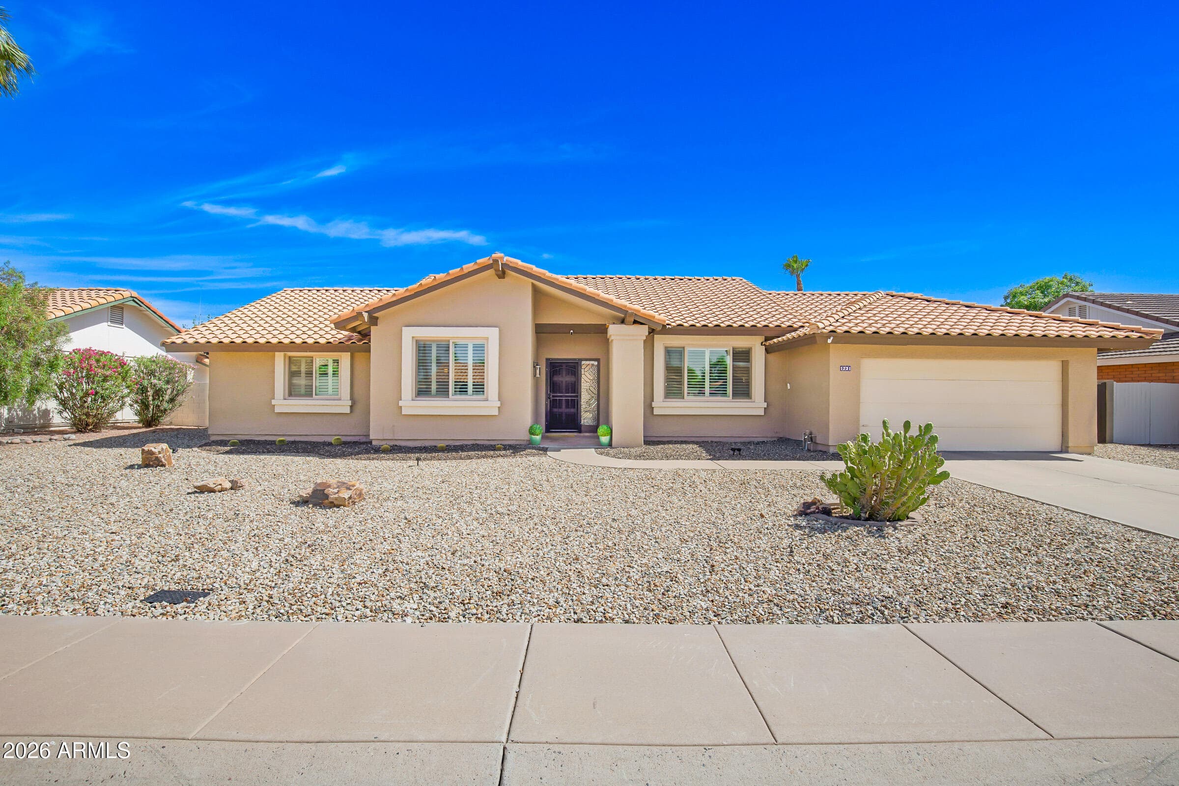 1231 E Sunburst Ln — photo 1