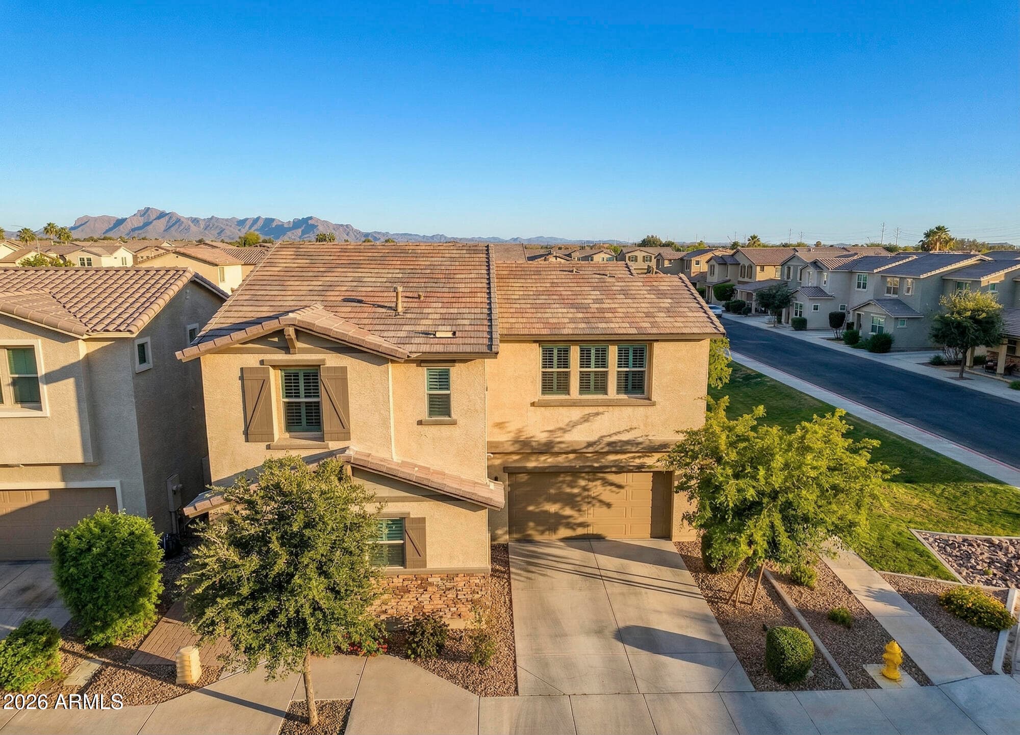 2833 S Lynch -- — photo 1