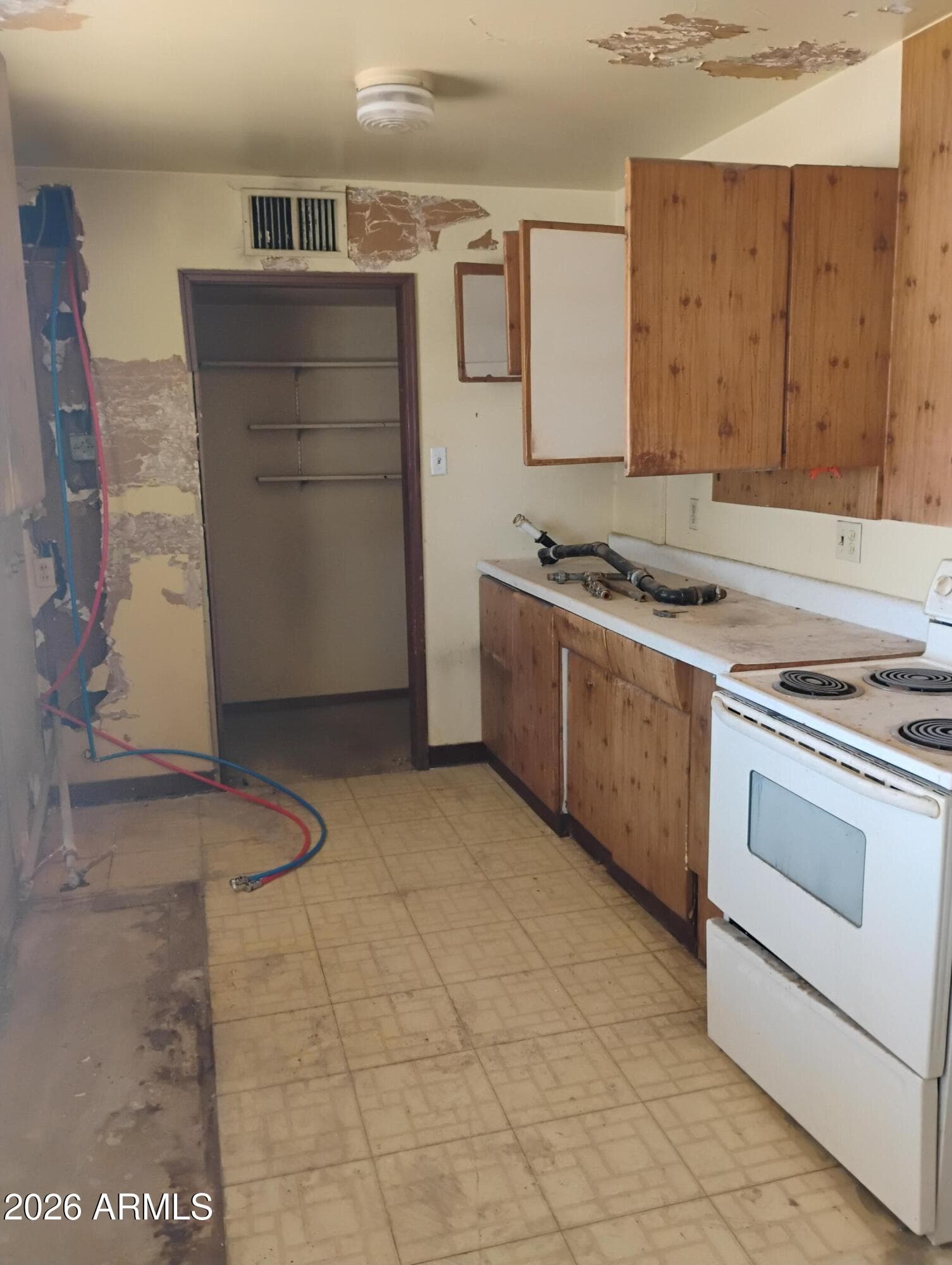 3302 W Turney Ave — photo 2
