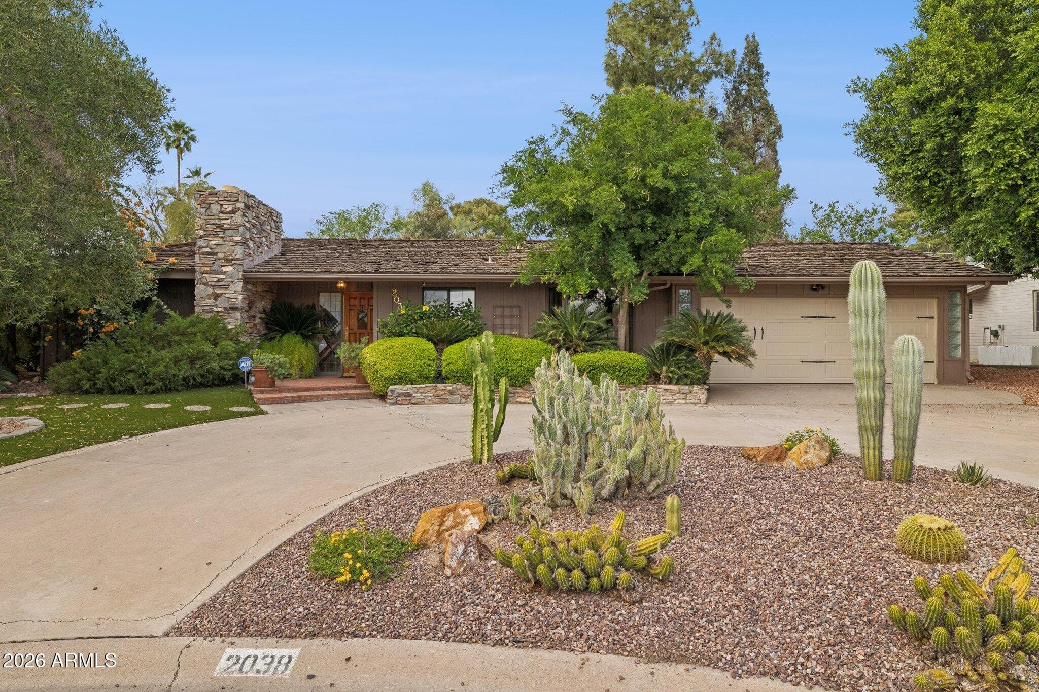 2038 E Solano Dr — photo 1