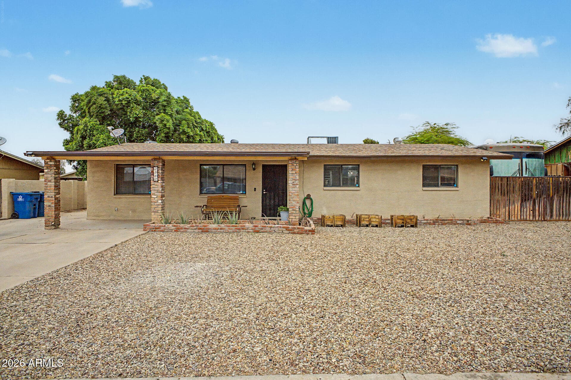 2560 W Gregory St — photo 1