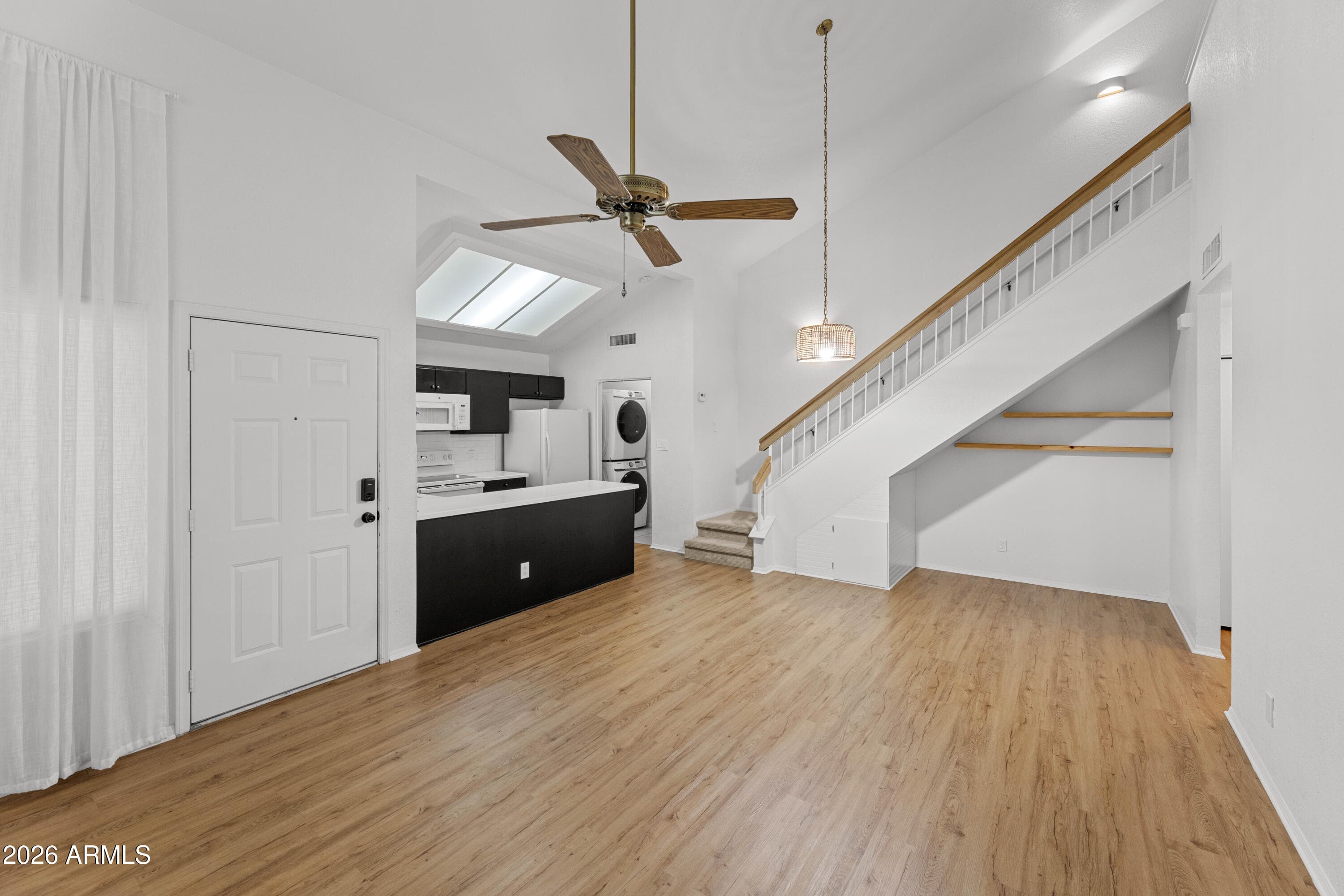2201 N COMANCHE DR - Photo 3