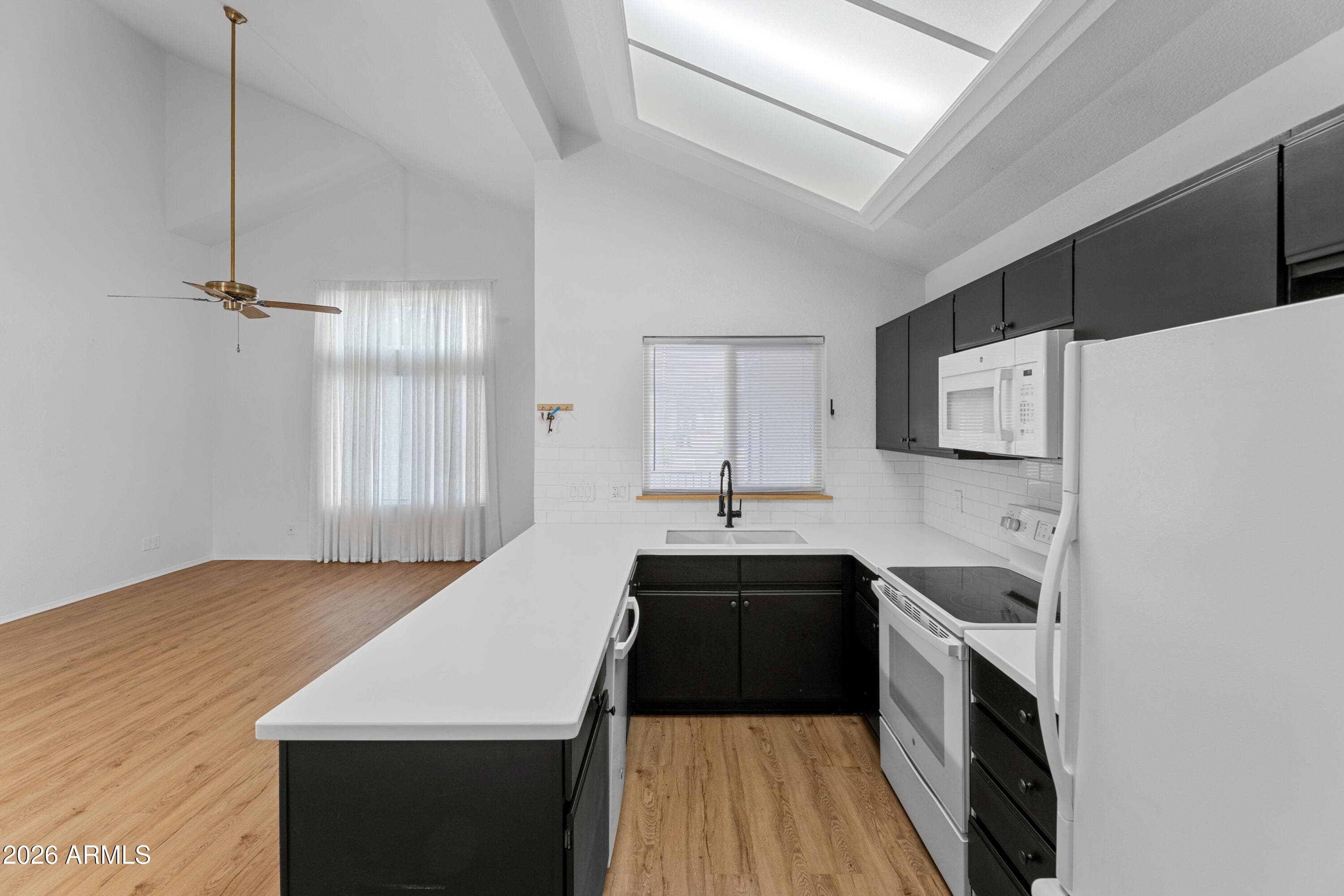 2201 N COMANCHE DR - Photo 5