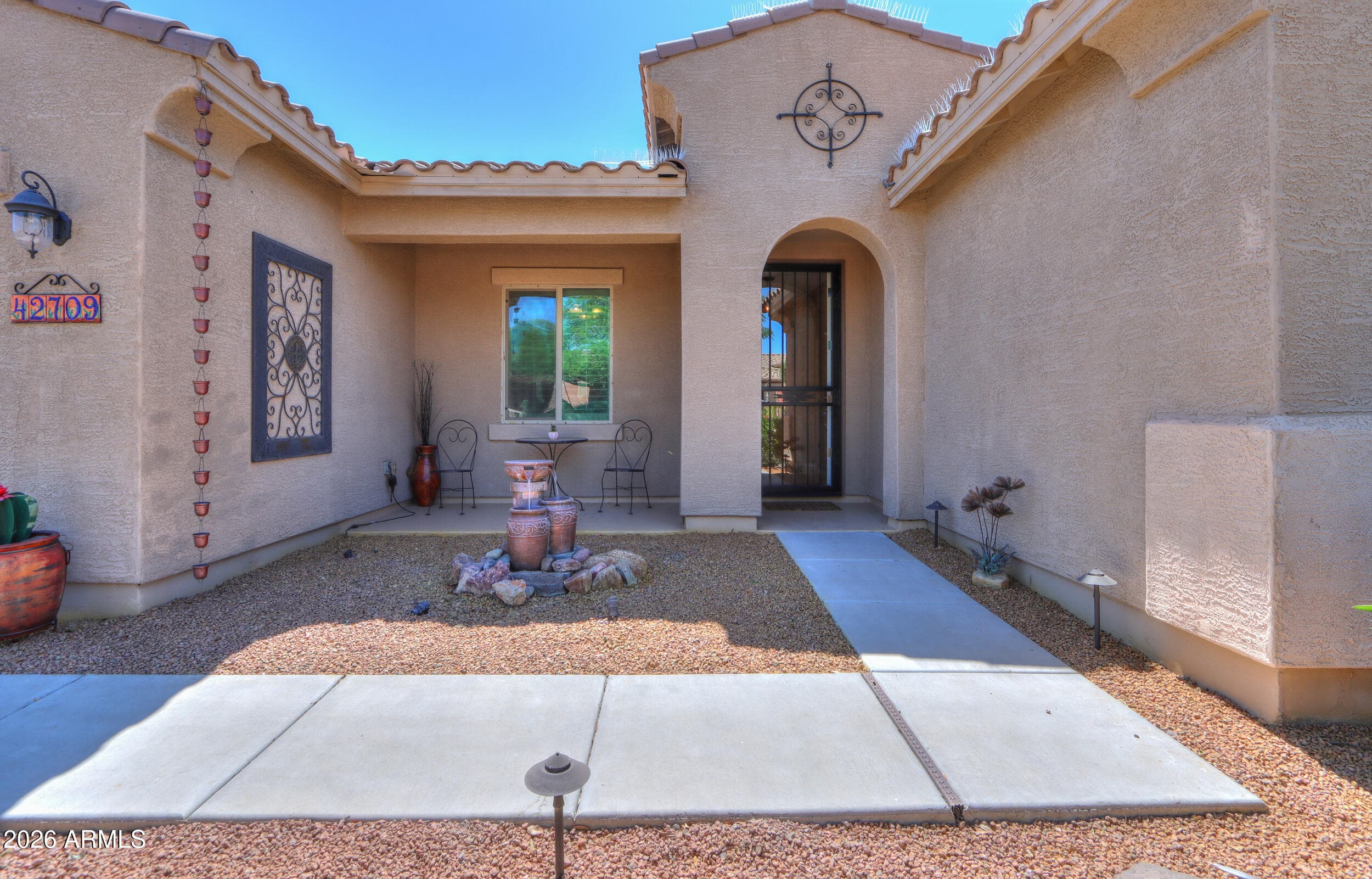42709 W Kingfisher Dr — photo 2