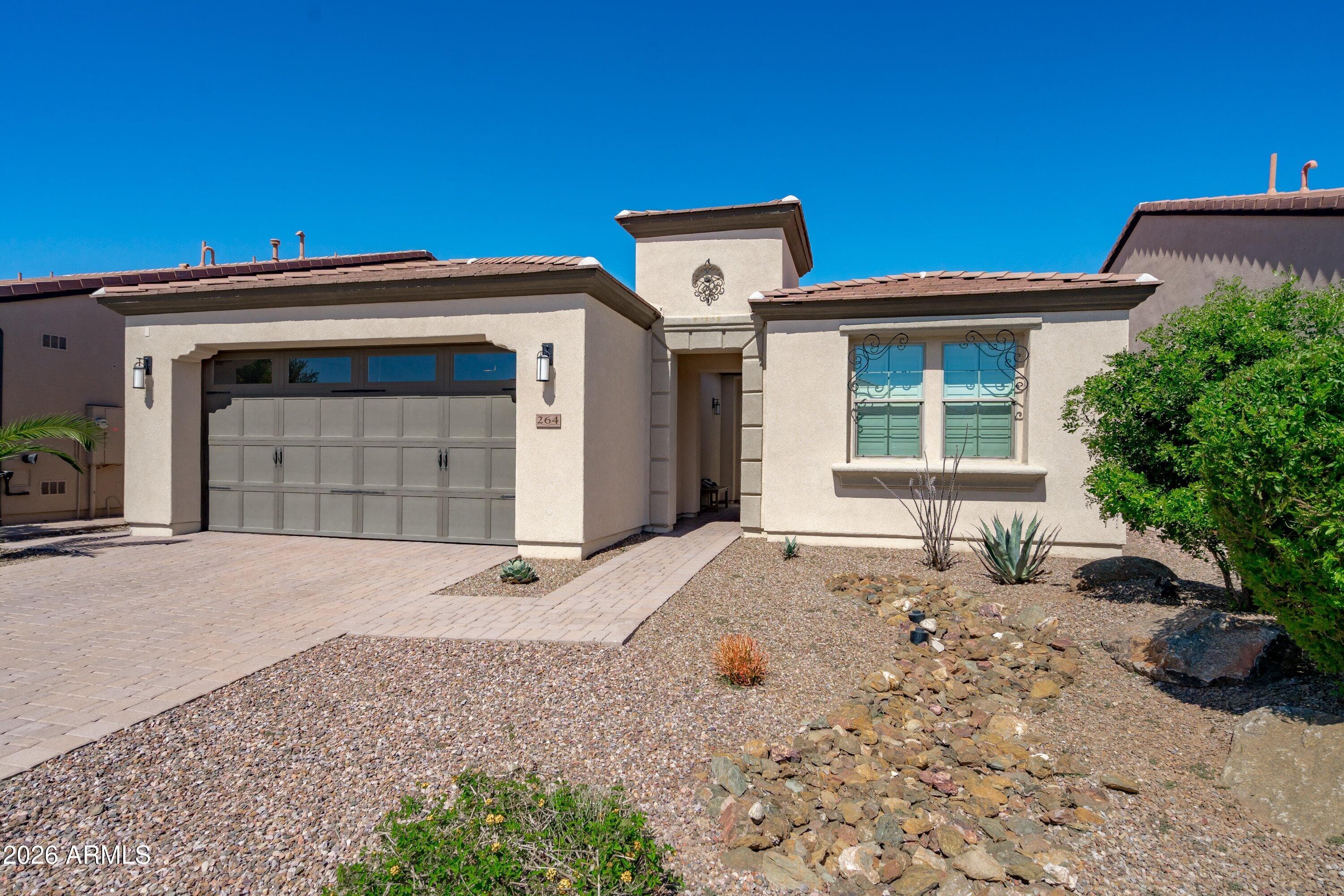 264 E Catalina Ln — photo 1