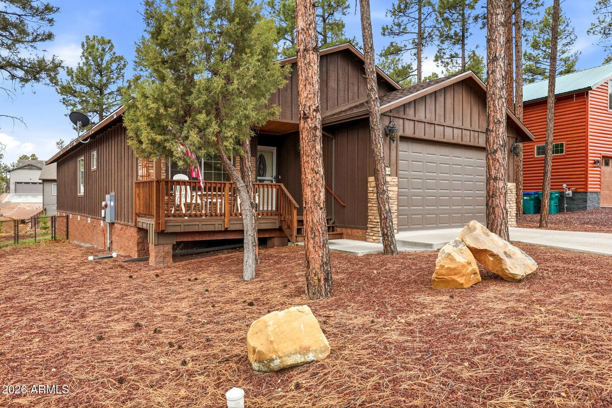 640 S MOUNTAIN PINES AVE - Photo 3