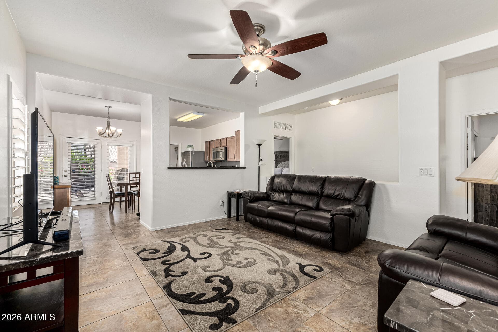 8517 E Lindner Ave — photo 2