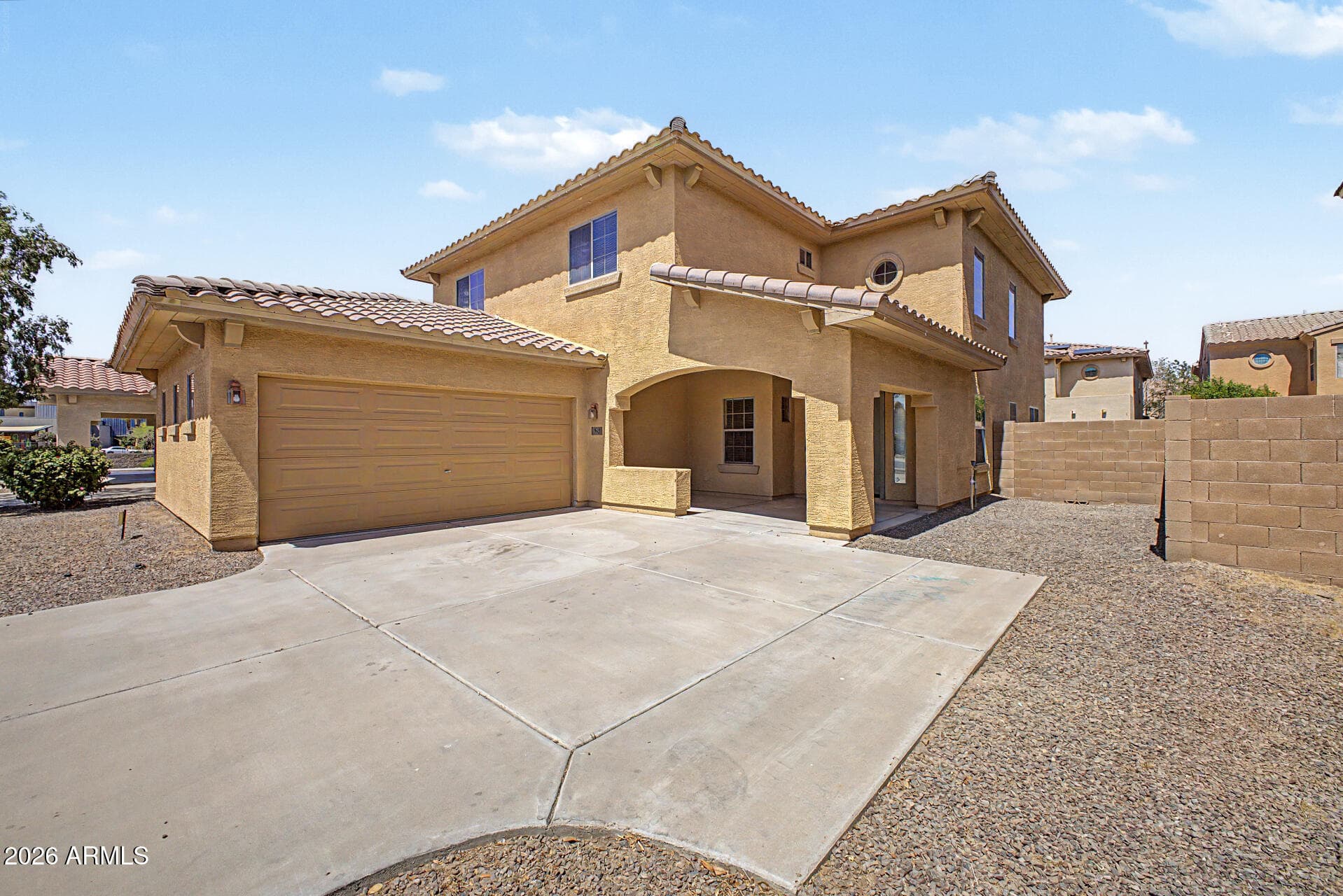 952 E Blue Spruce Ln — photo 1