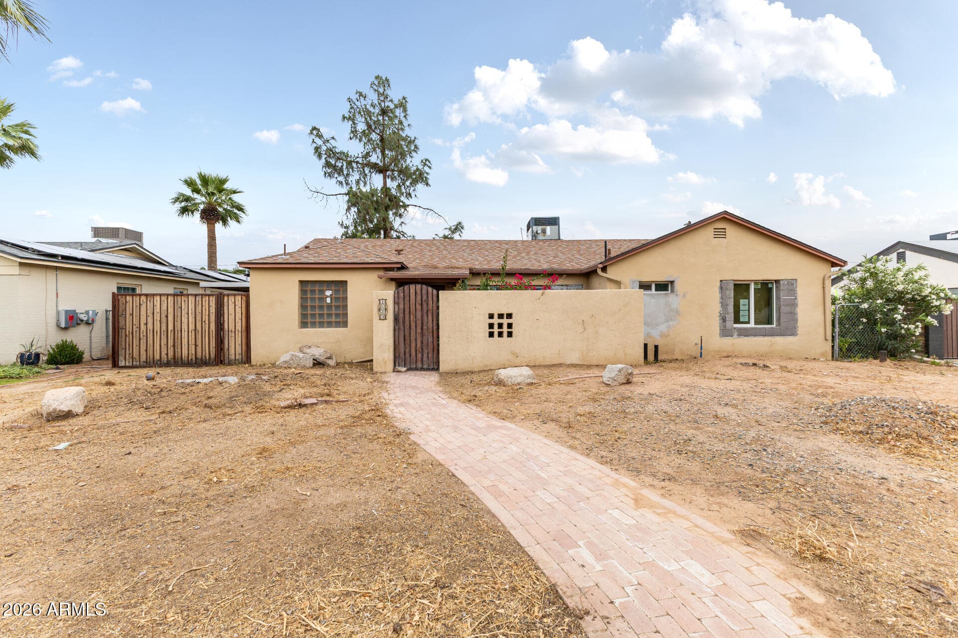 1423 E Coronado Rd — photo 1