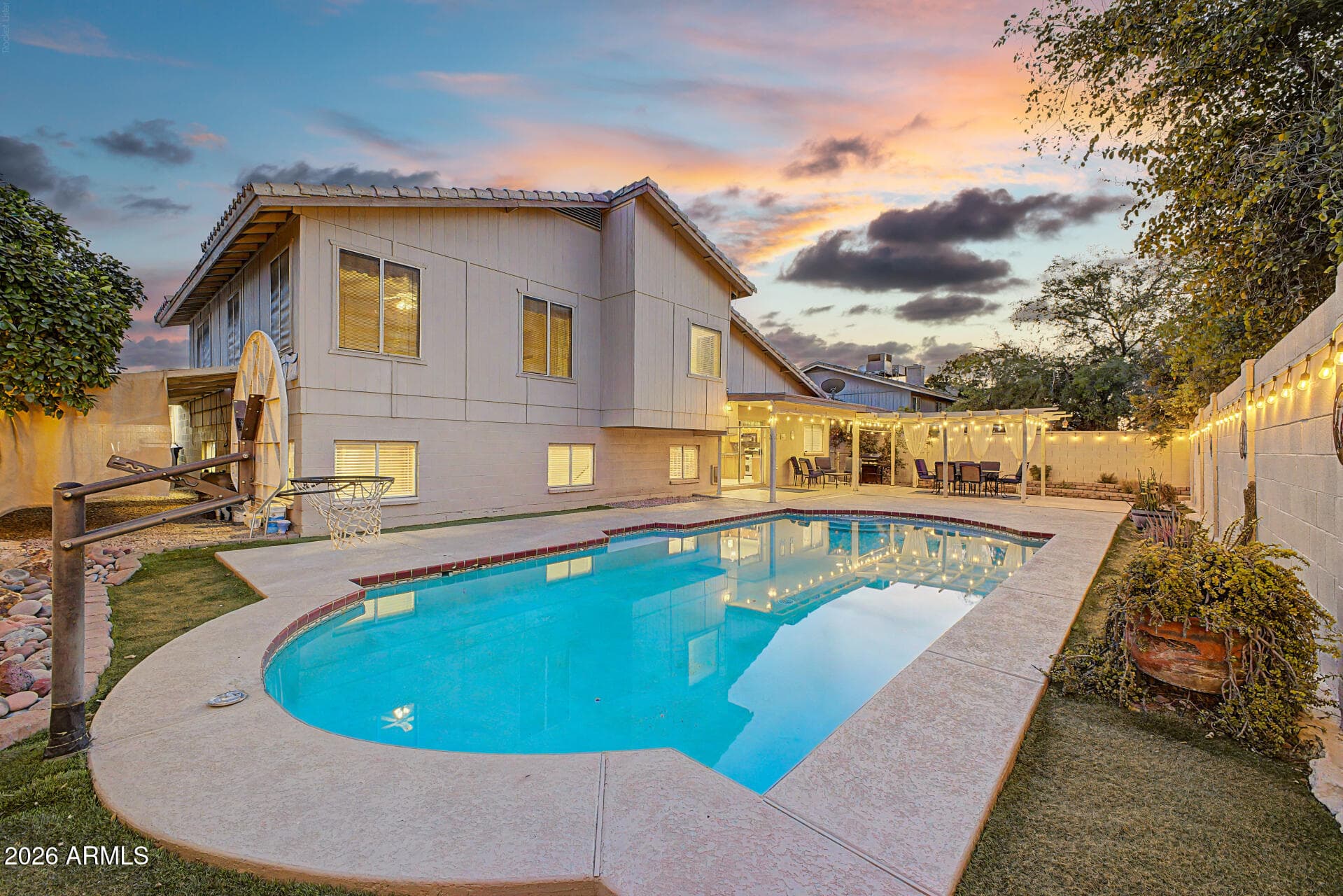 2760 W Kent Dr — photo 1