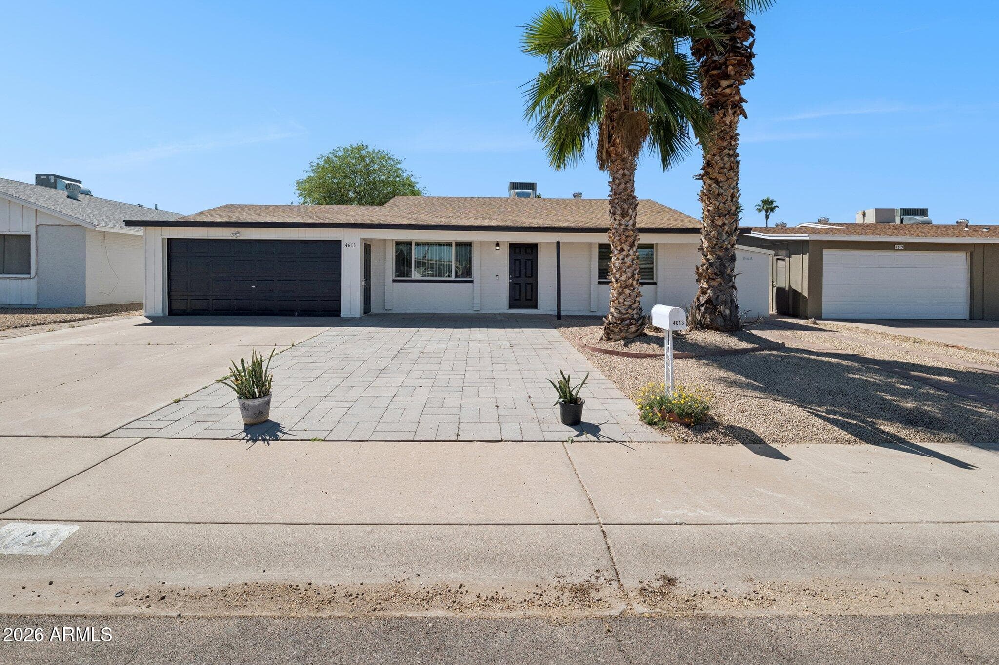 4613 W Sunnyside Ave — photo 1