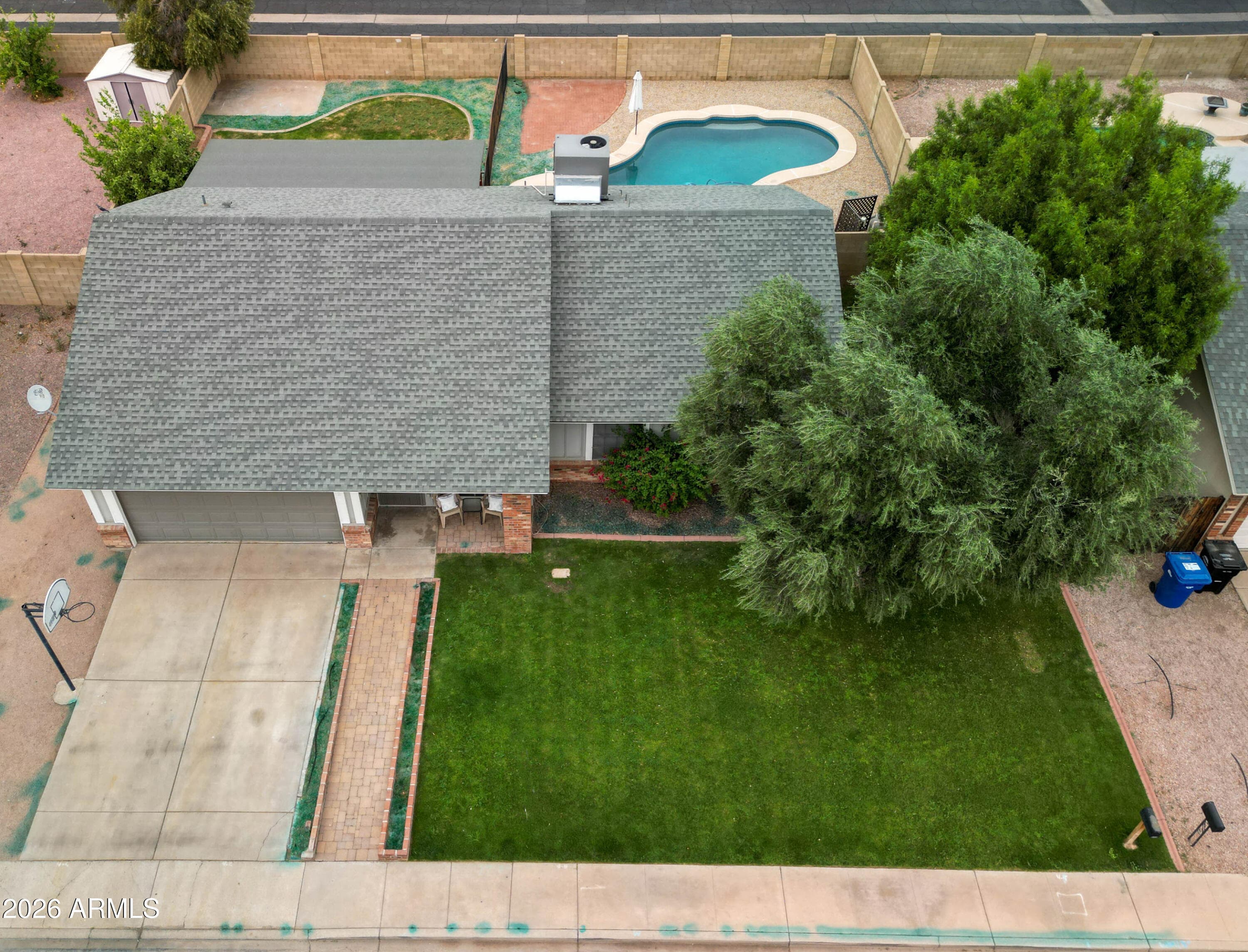 928 E Hope St — photo 2