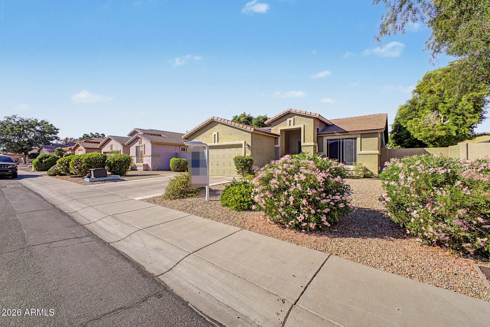 6186 W Wikieup Ln — photo 2