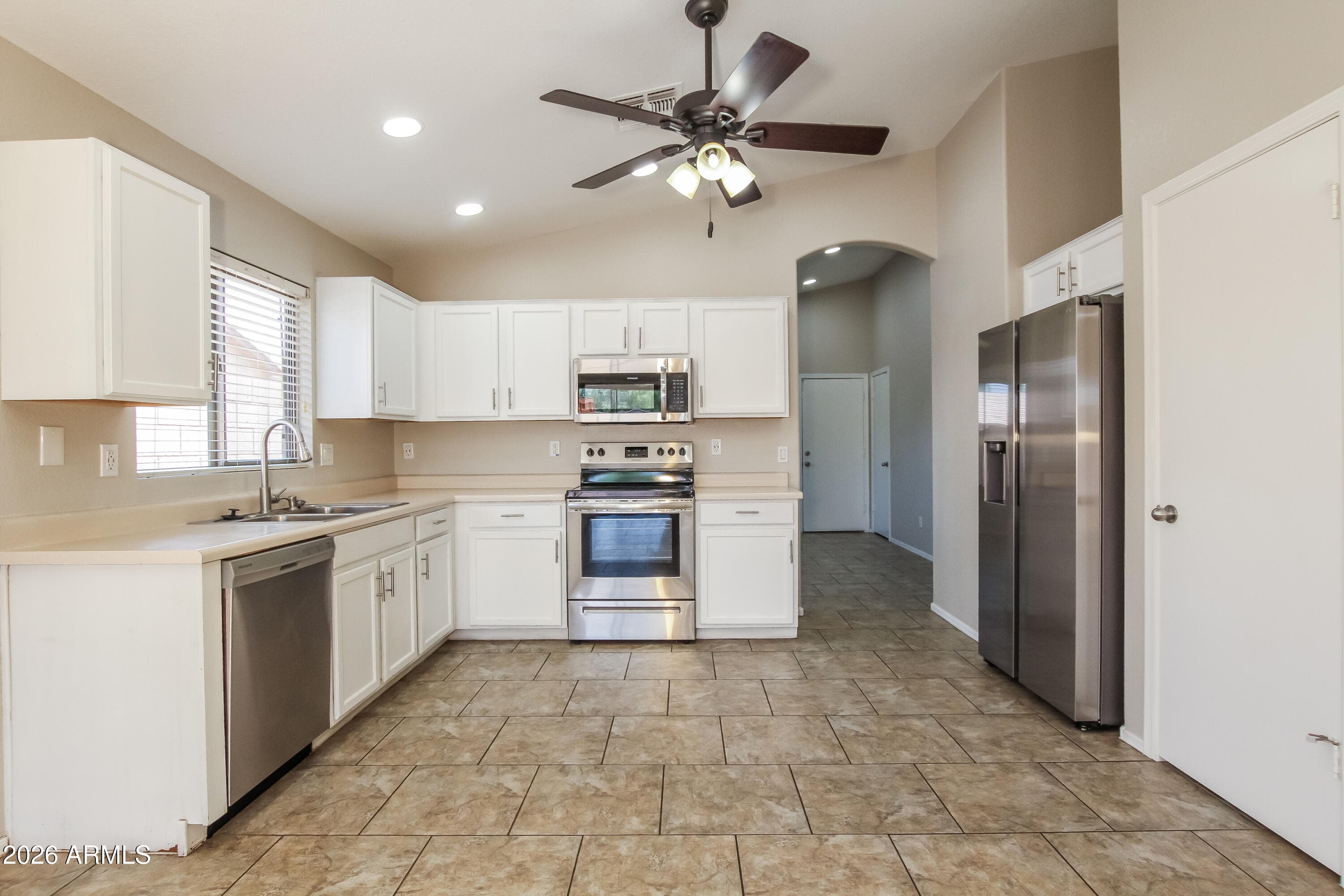 3518 N 106th Dr — photo 2