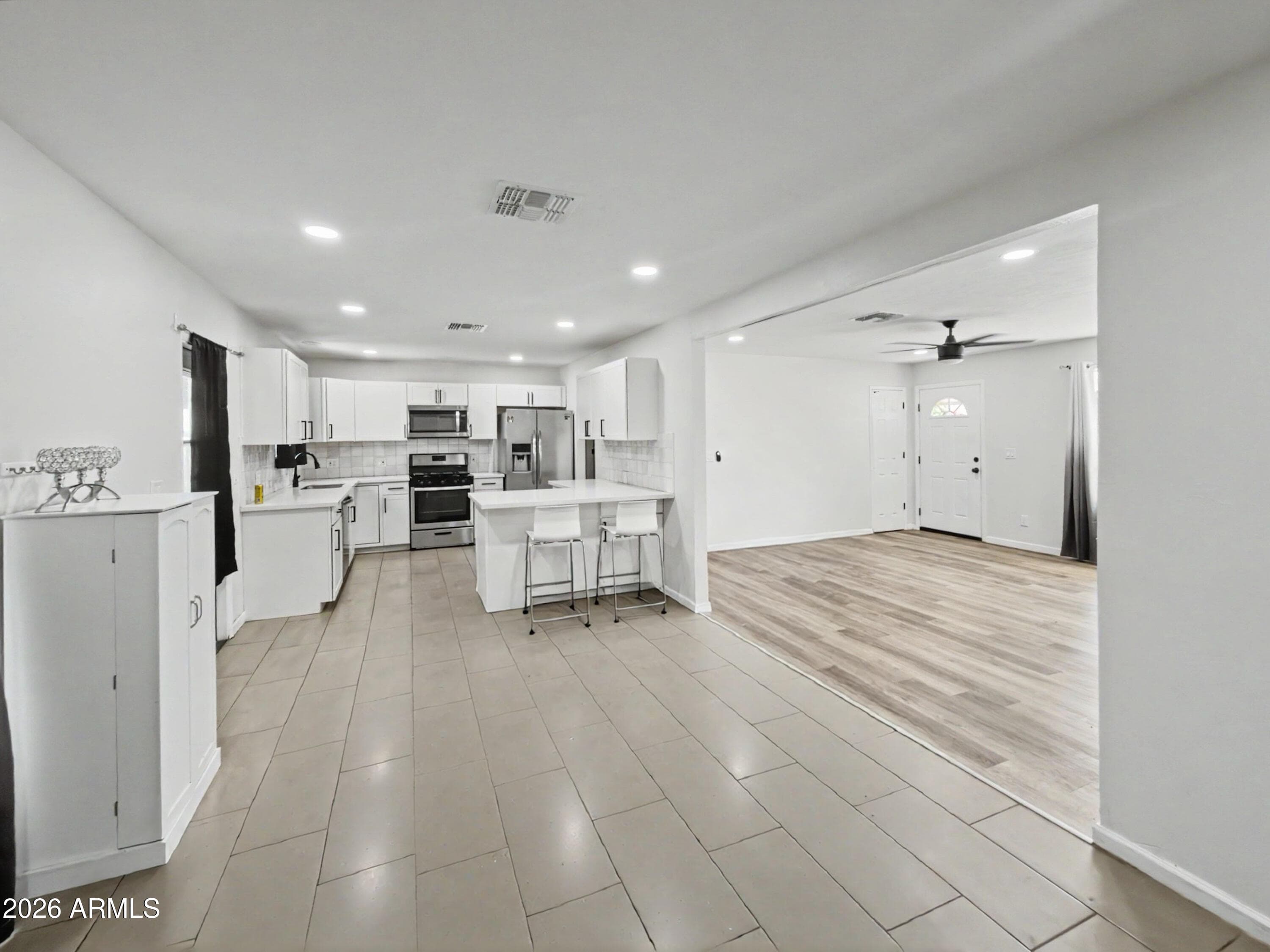 1542 W 5th Pl — photo 1