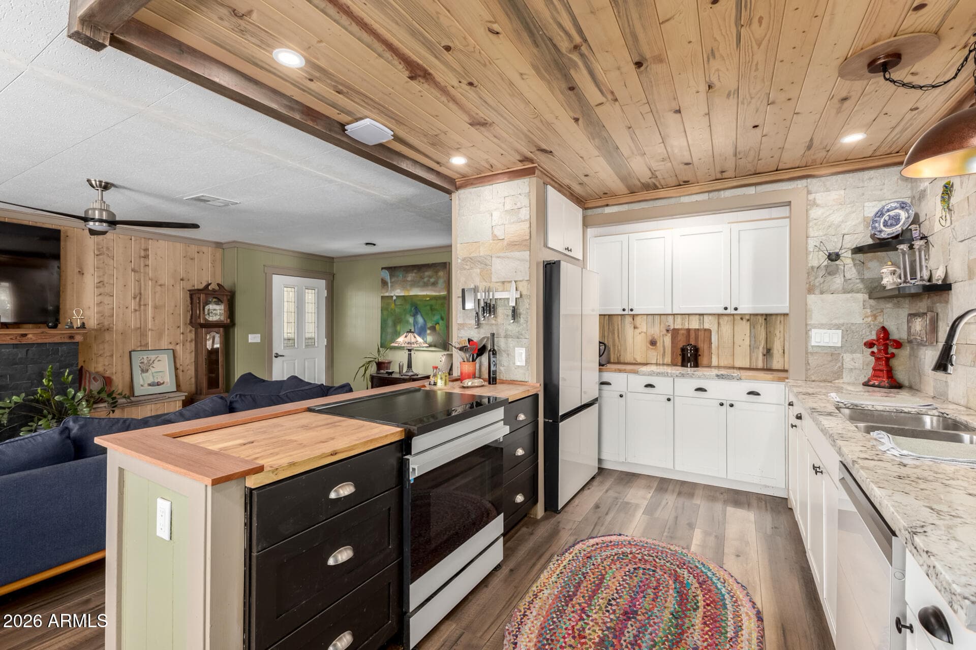 8256 E DUTCHMAN DR - See more photos