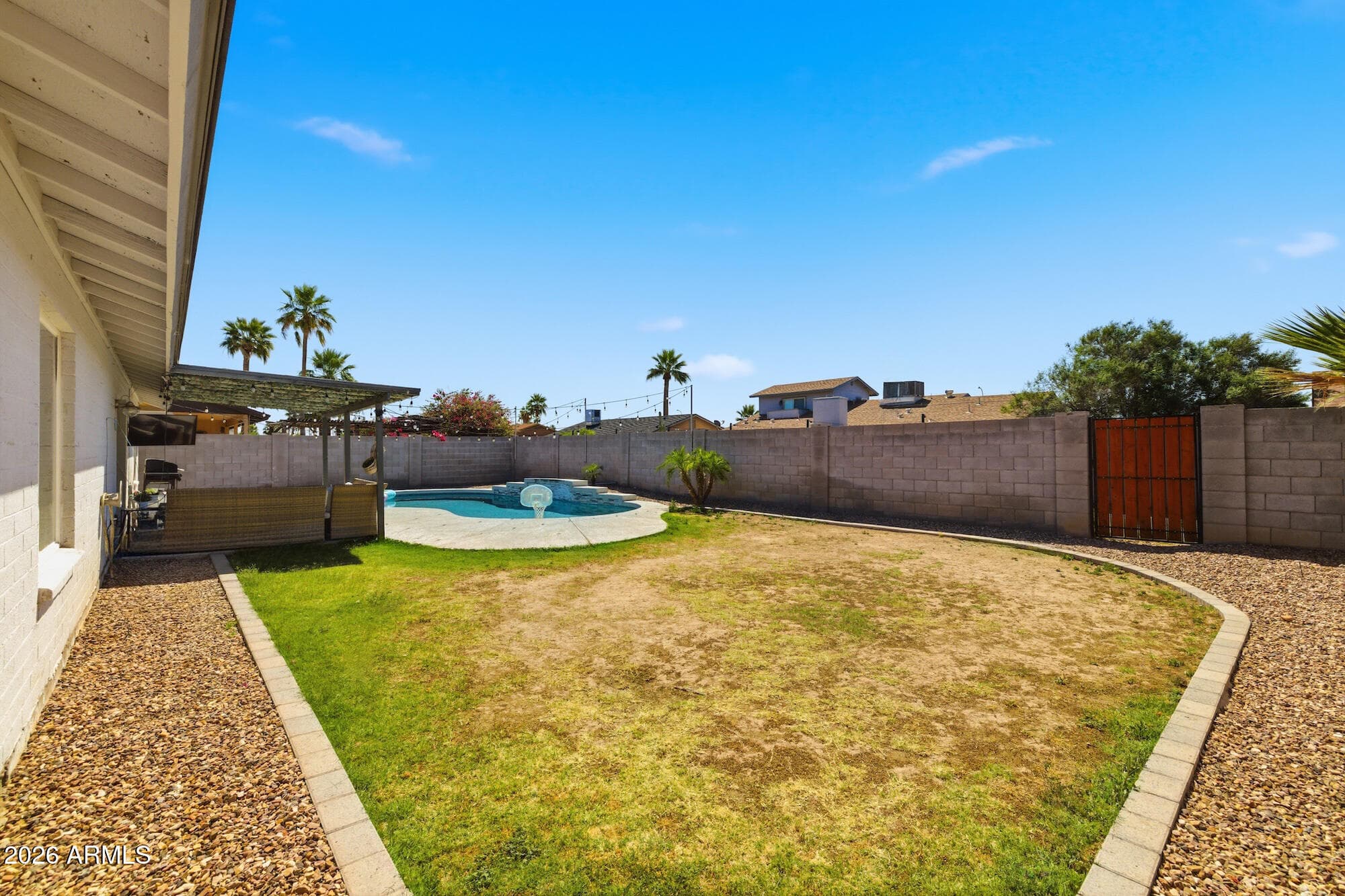 915 W Loughlin Dr — photo 18