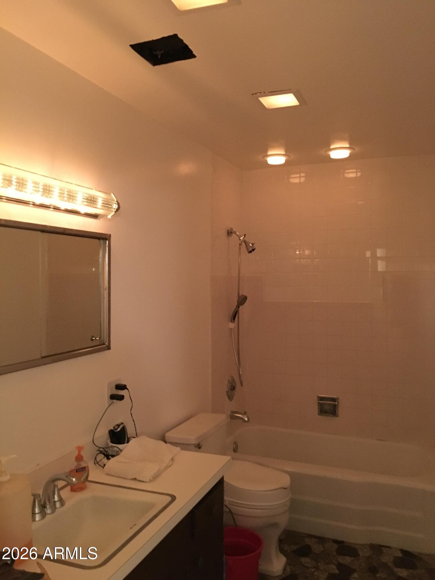 323 E Rose Ln — photo 20