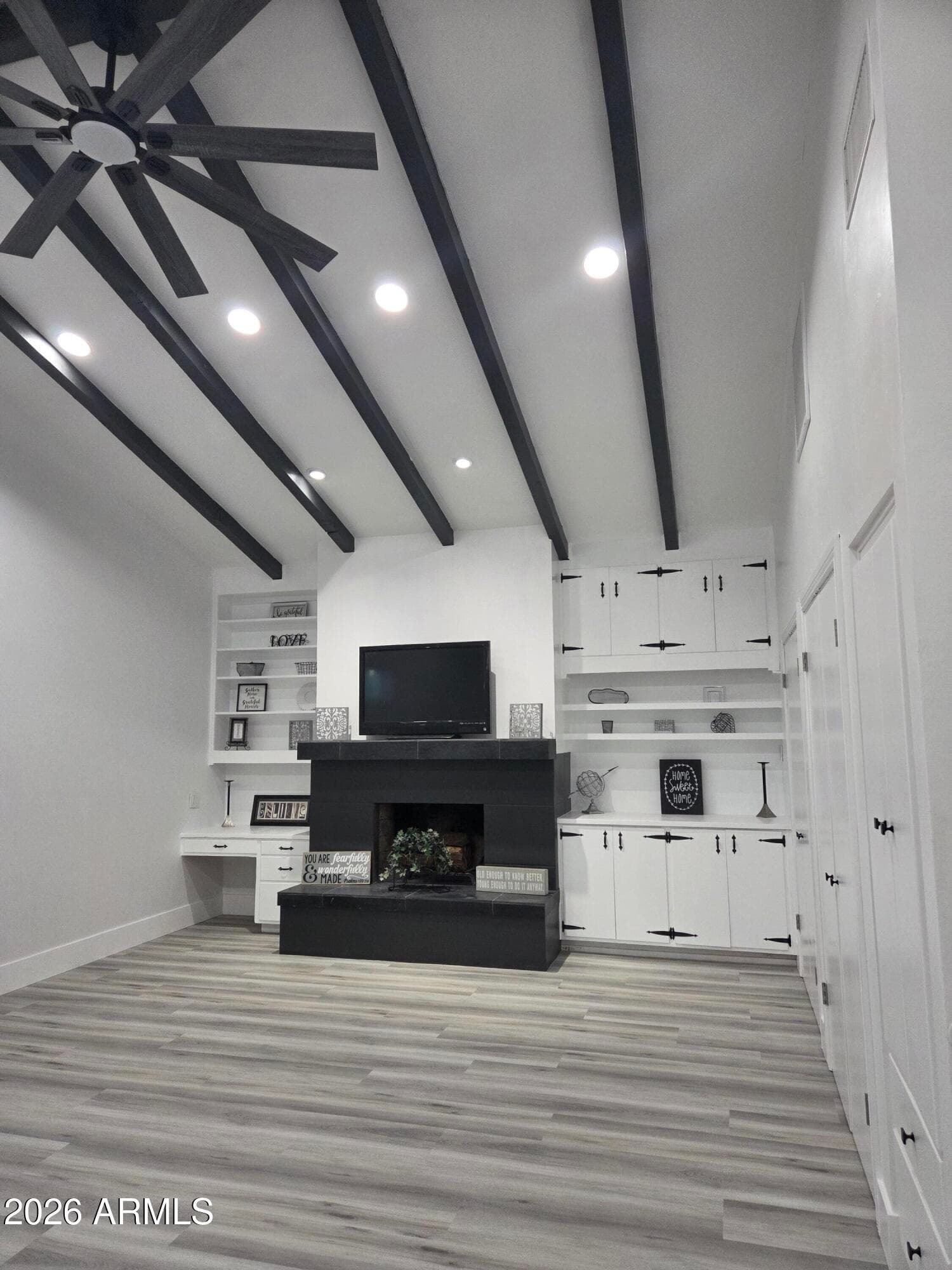 1010 E 6th Pl — photo 1