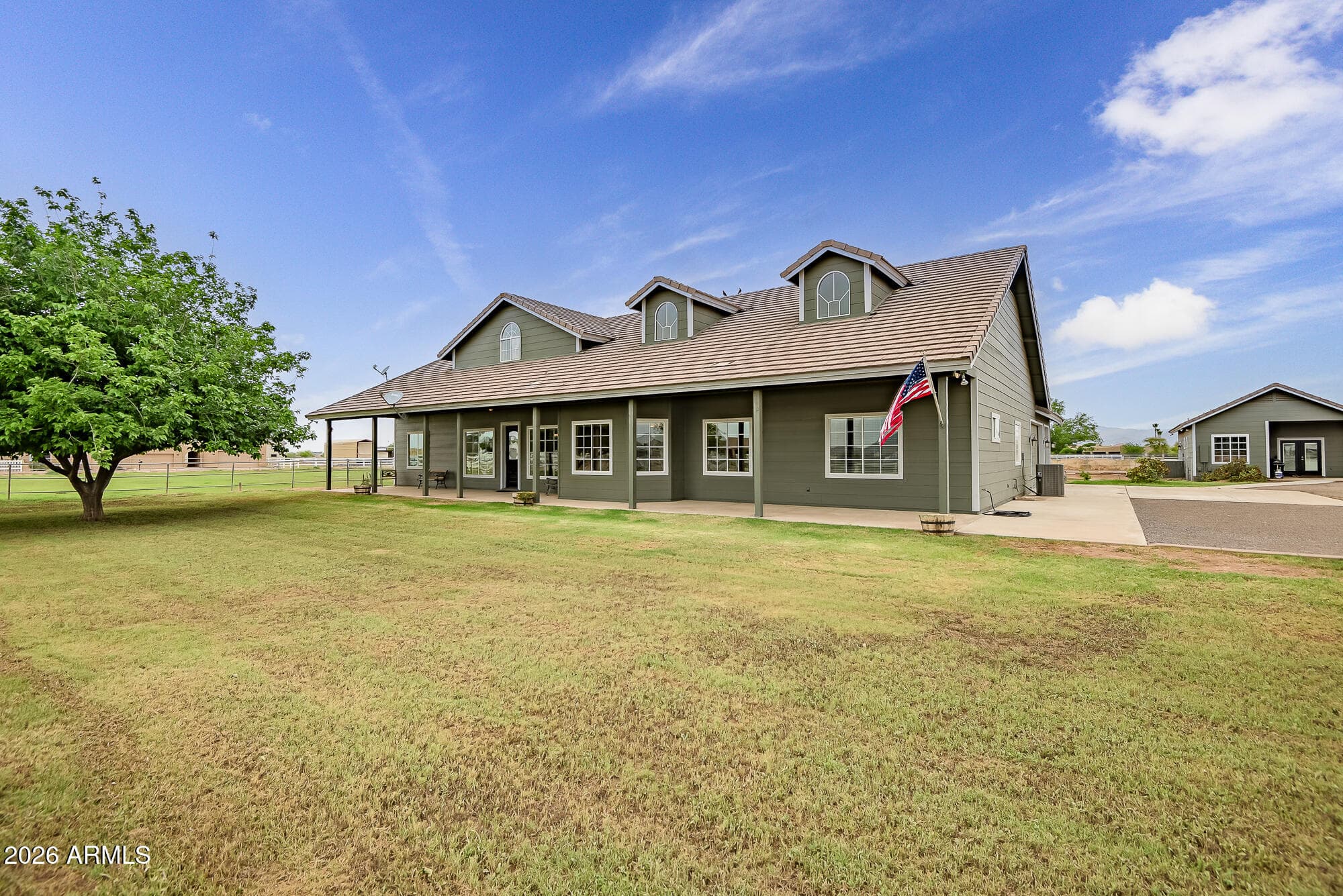9104 S 229th Dr — photo 1