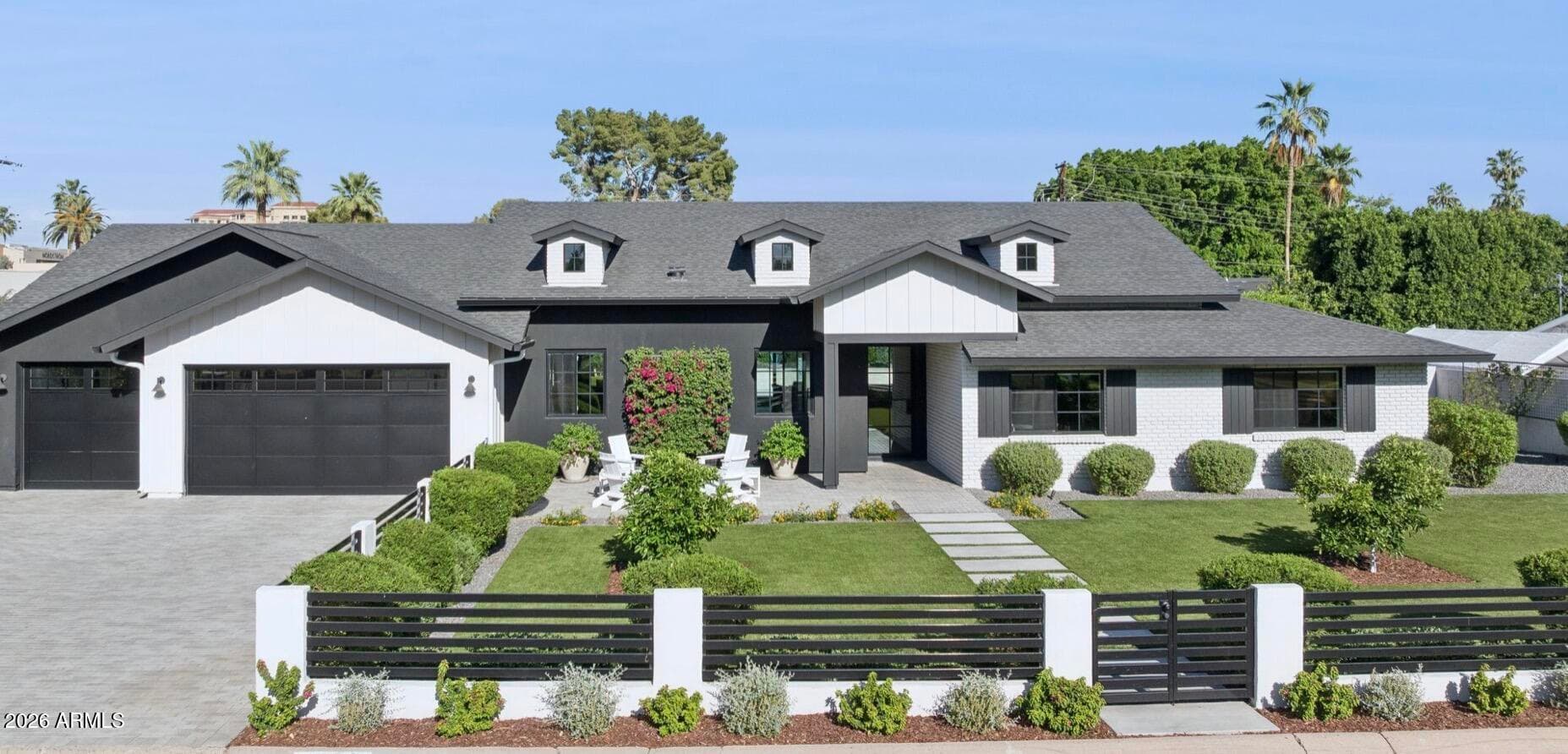 4321 N 68th Pl — photo 1