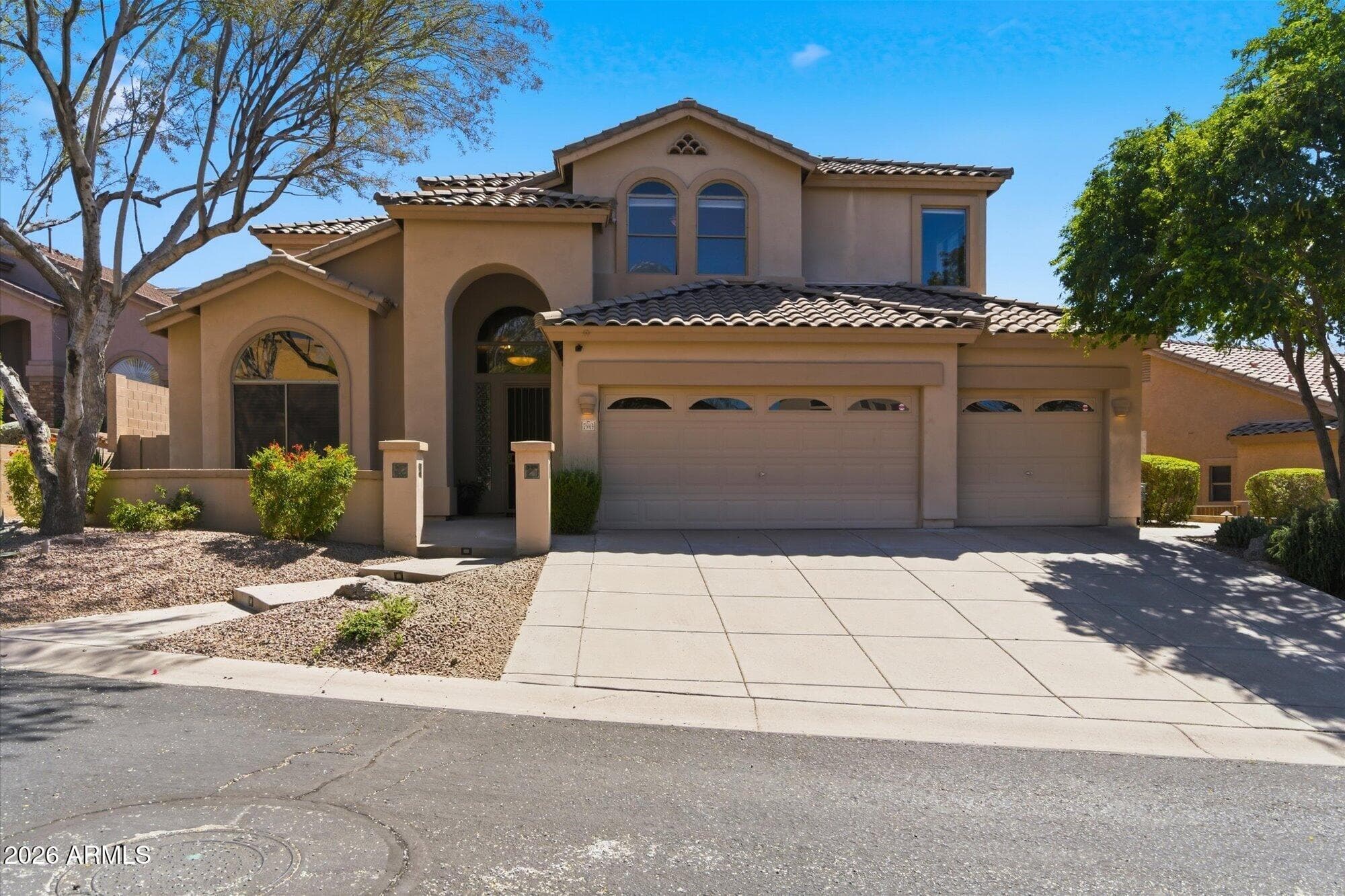 7943 E Sugarloaf Circle — photo 1