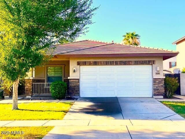 4246 E Cotton Ct — photo 1