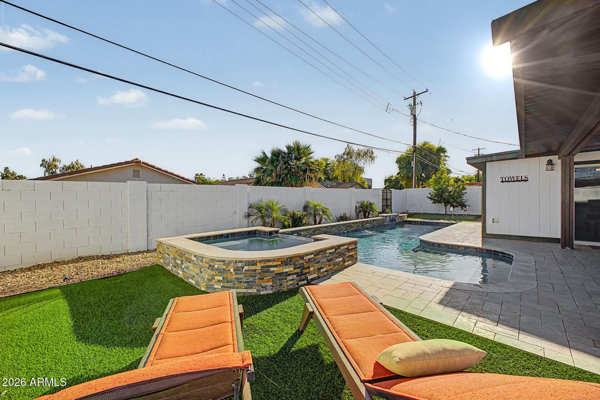 955 E Marigold Ln — photo 1